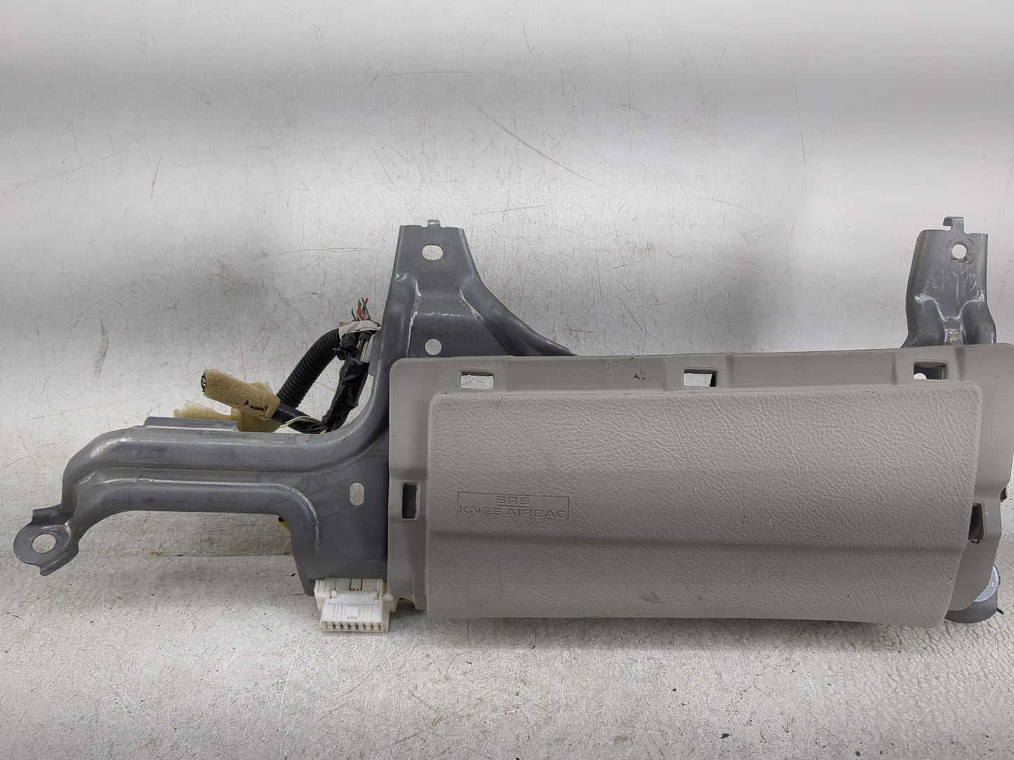 2008 Lexus Rx350 Air Bag Driver Left Knee OEM P/N:101854307M05 Fits OEM Used Auto Parts - Oemusedautoparts1.com