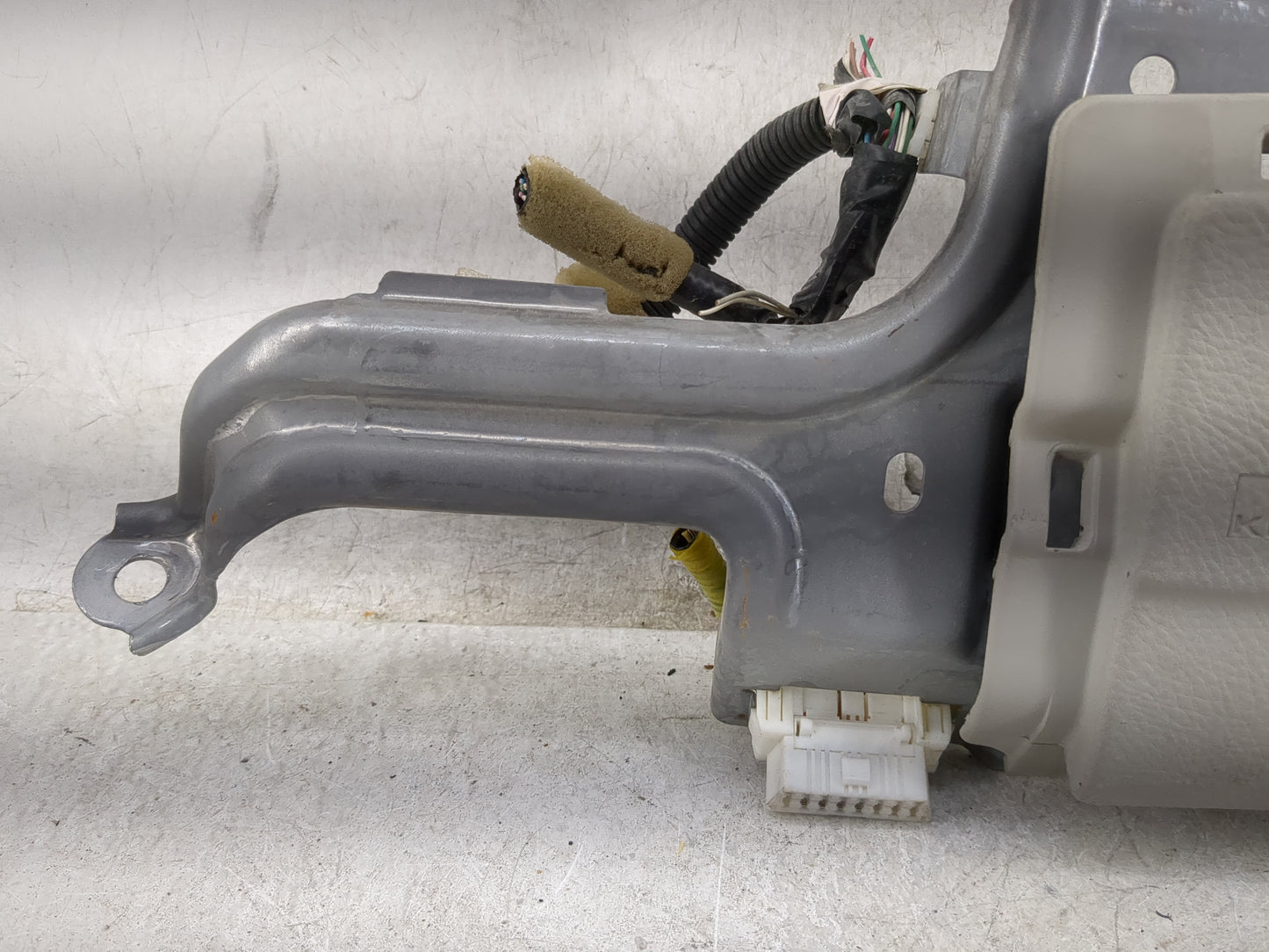 2008 Lexus Rx350 Air Bag Driver Left Knee OEM P/N:101854307M05 Fits OEM Used Auto Parts - Oemusedautoparts1.com