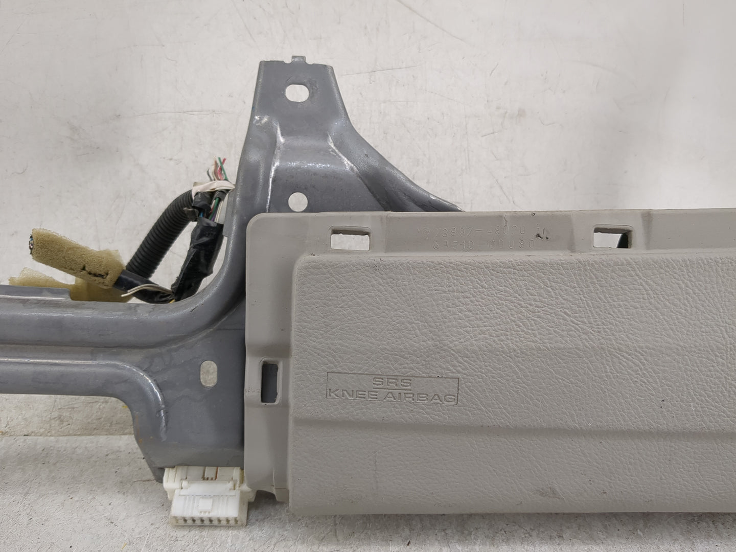 2008 Lexus Rx350 Air Bag Driver Left Knee OEM P/N:101854307M05 Fits OEM Used Auto Parts - Oemusedautoparts1.com