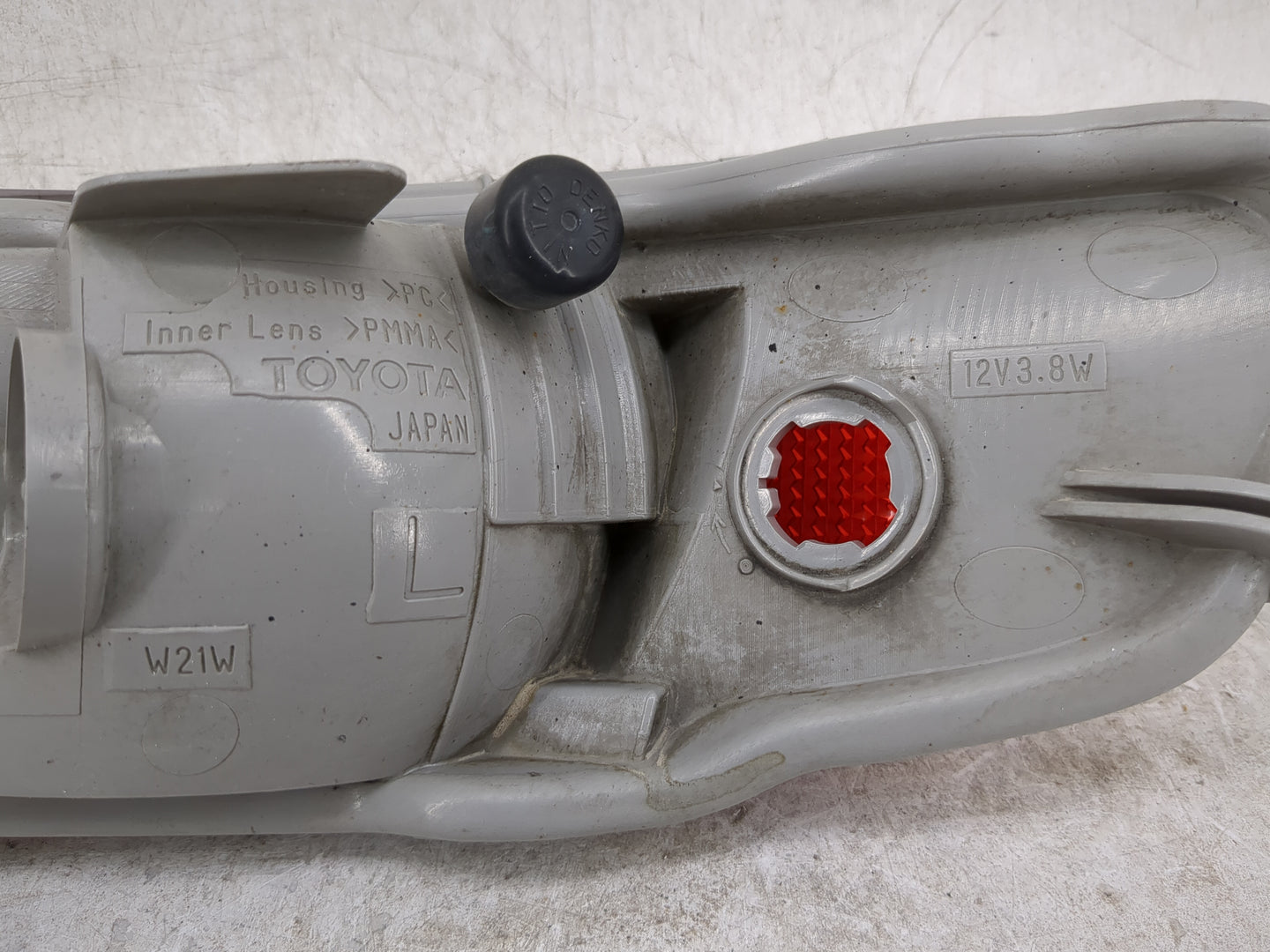 2007-2009 Lexus Rx350 Tail Light Assembly Driver Left OEM P/N:W21W Fits Fits 2004 2005 2006 2007 2008 2009 OEM Used Auto Par