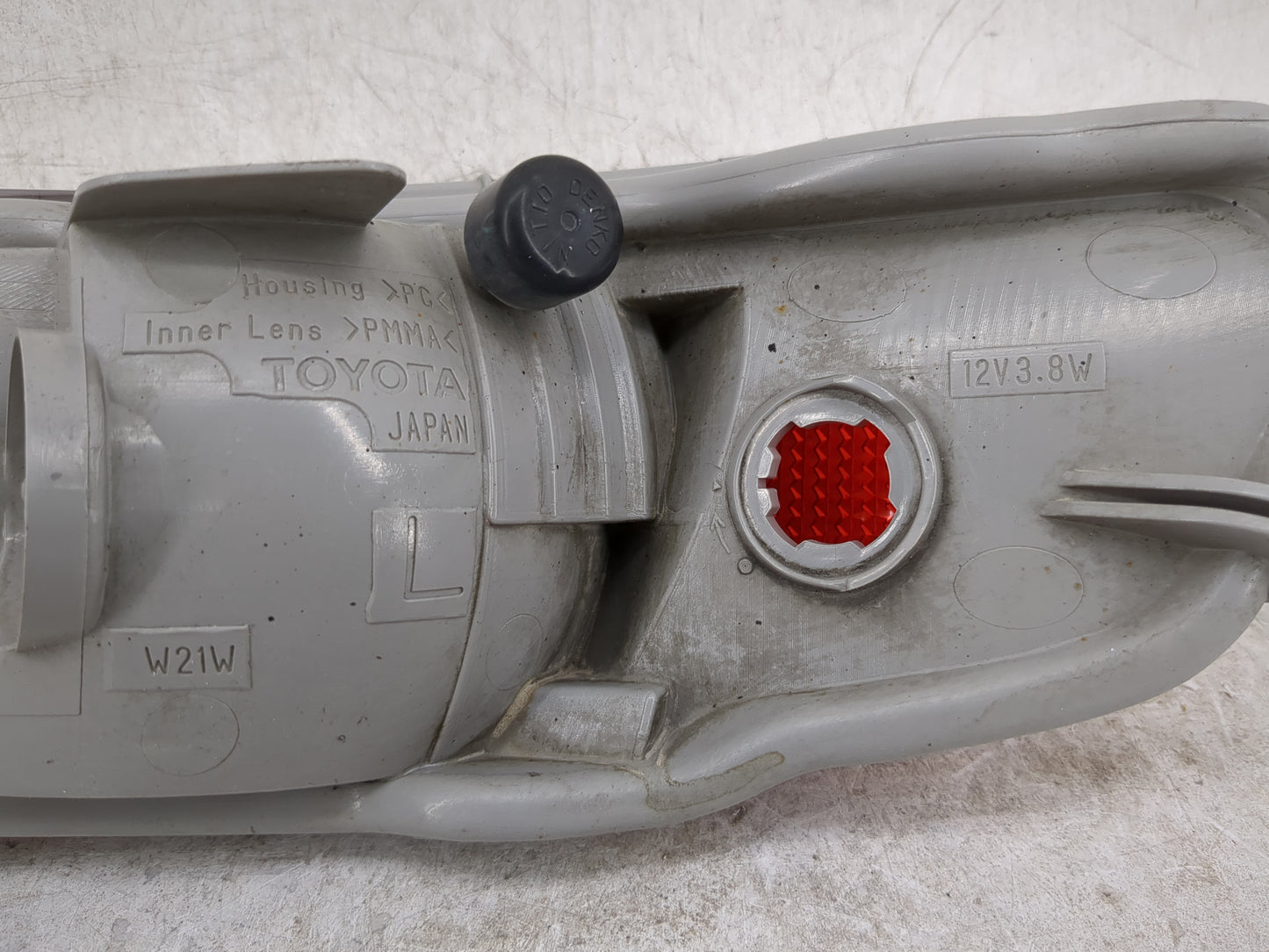 2007-2009 Lexus Rx350 Tail Light Assembly Driver Left OEM P/N:W21W Fits Fits 2004 2005 2006 2007 2008 2009 OEM Used Auto Par