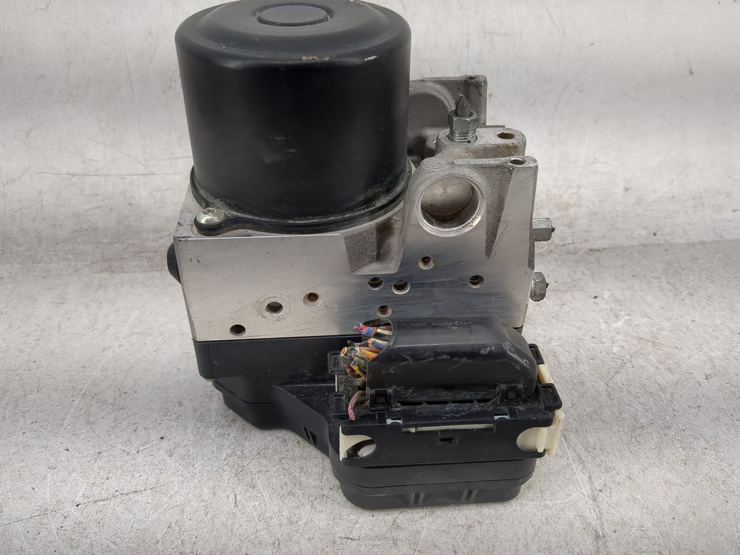 2007-2009 Lexus Rx350 ABS Pump Control Module Replacement Fits Fits 2007 2008 2009 OEM Used Auto Parts - Oemusedautoparts1.c