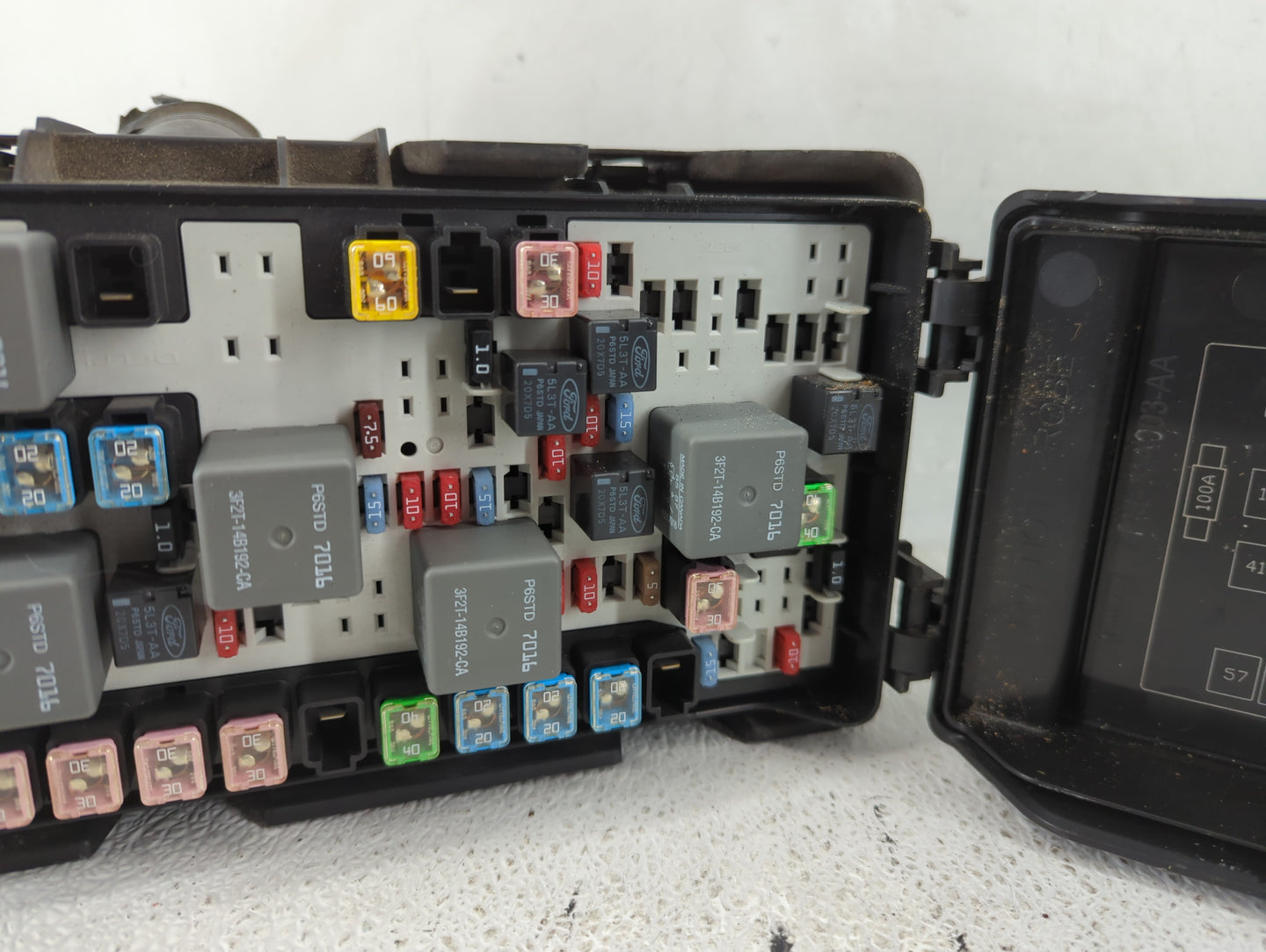2007-2010 Lincoln Mkx Fusebox Fuse Box Panel Relay Module P/N:7T4T-14A003-AA Fits Fits 2007 2008 2009 2010 OEM Used Auto Par