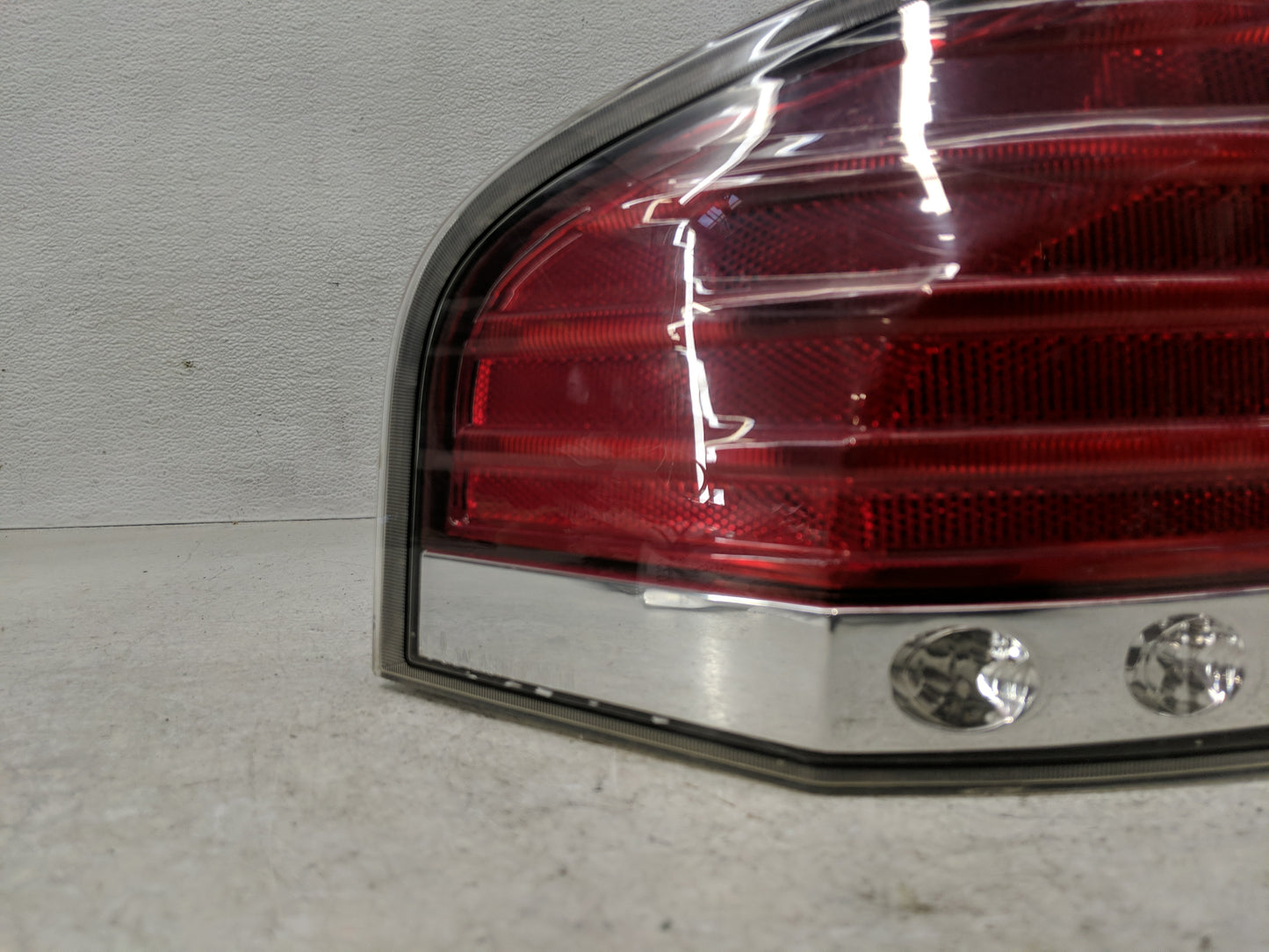 2007-2010 Lincoln Mkx Tail Light Assembly Driver Left OEM Fits Fits 2007 2008 2009 2010 OEM Used Auto Parts - Oemusedautopar