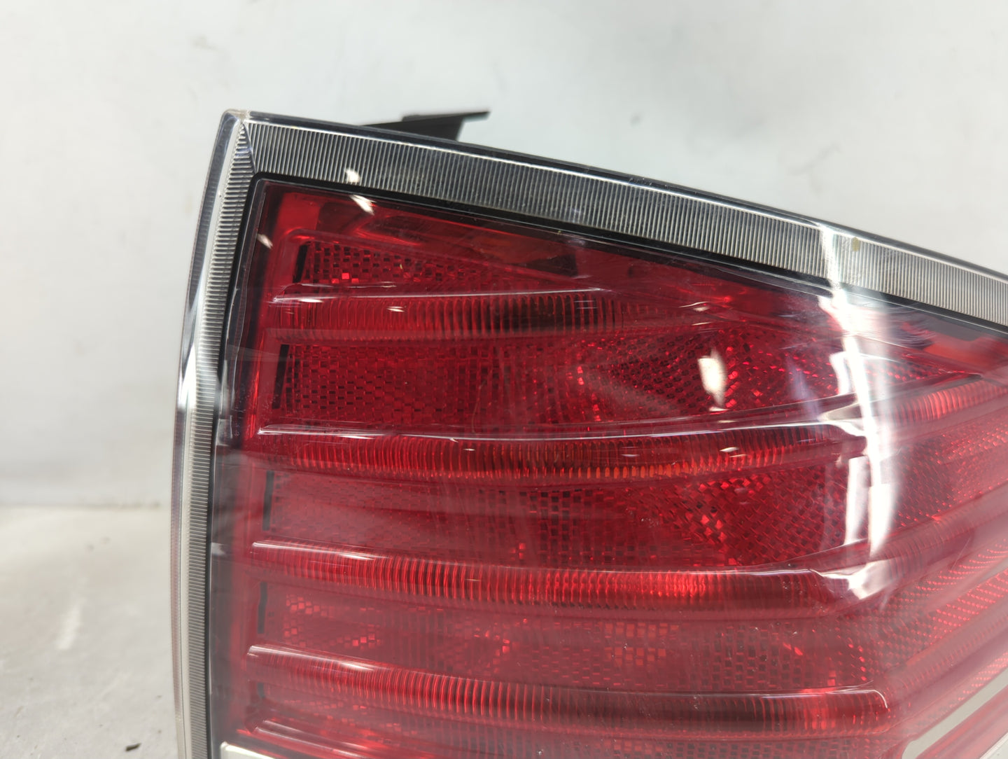 2007-2010 Lincoln Mkx Tail Light Assembly Passenger Right OEM Fits Fits 2007 2008 2009 2010 OEM Used Auto Parts - Oemusedaut