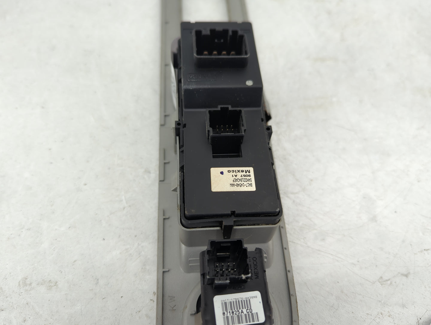 2008-2010 Lincoln Mkx Master Power Window Switch Replacement Driver Side Left P/N:8A1T-14540-AAW Fits Fits 2008 2009 2010 OE