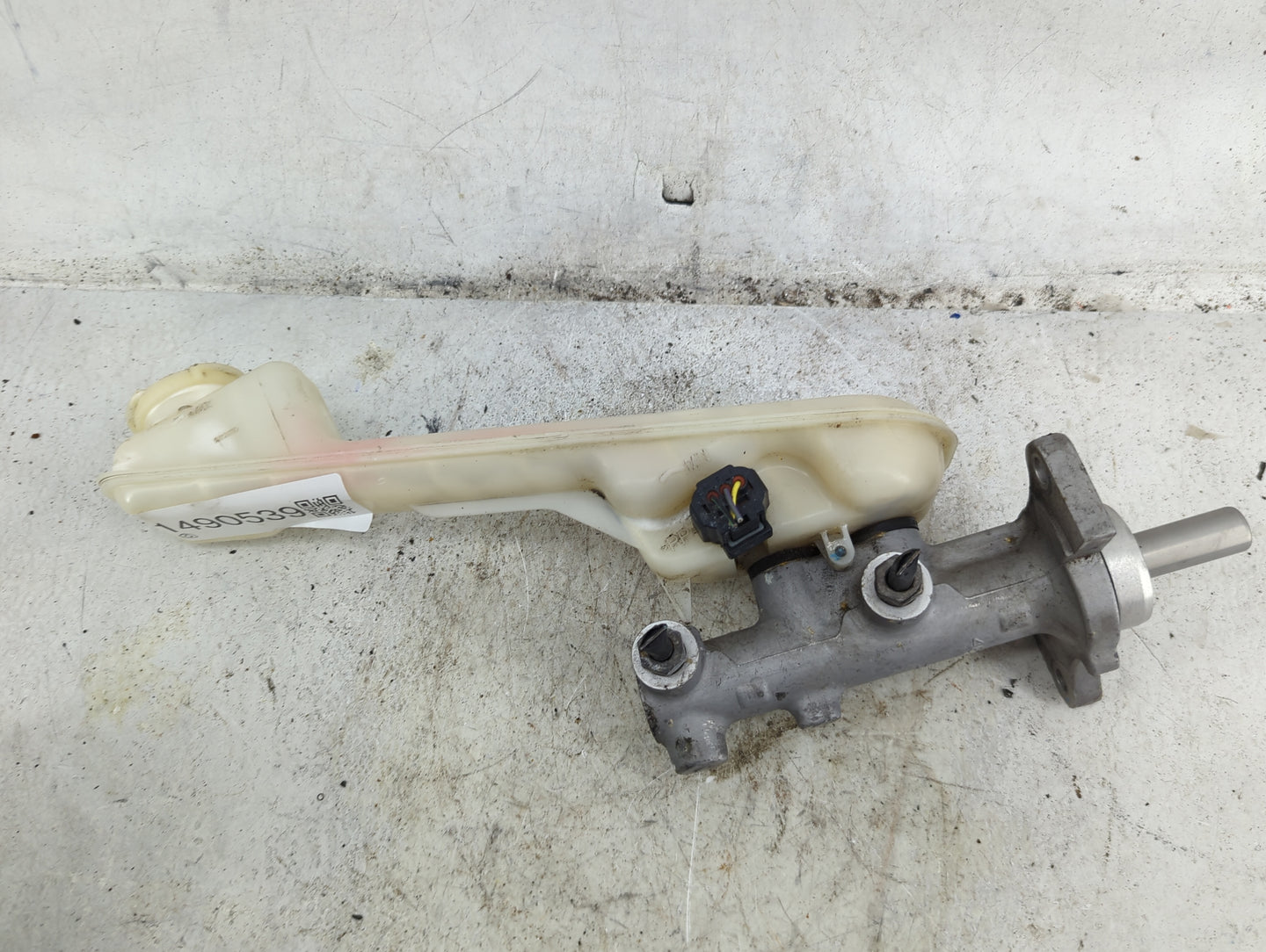 2007-2010 Lincoln Mkx Brake Master Cylinder 1490539 - Oemusedautoparts1.com