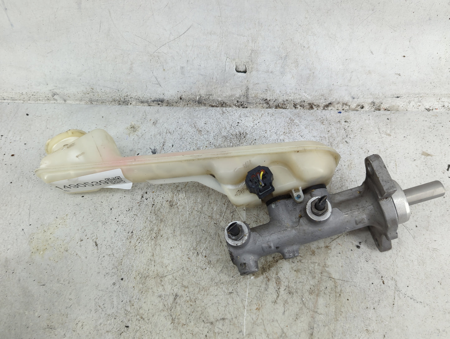 2007-2010 Lincoln Mkx Brake Master Cylinder 1490539 - Oemusedautoparts1.com