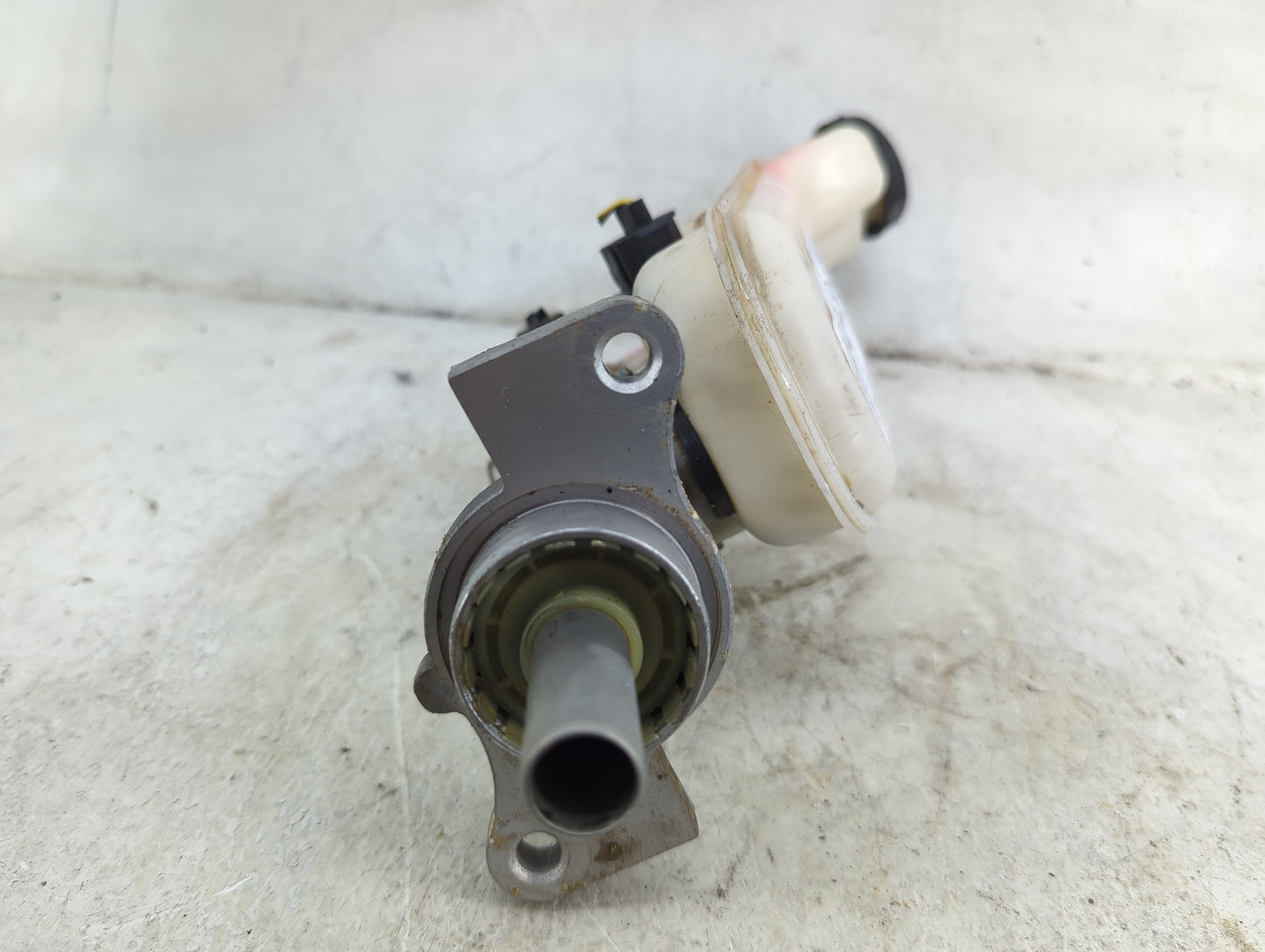 2007-2010 Lincoln Mkx Brake Master Cylinder 1492436 - Oemusedautoparts1.com