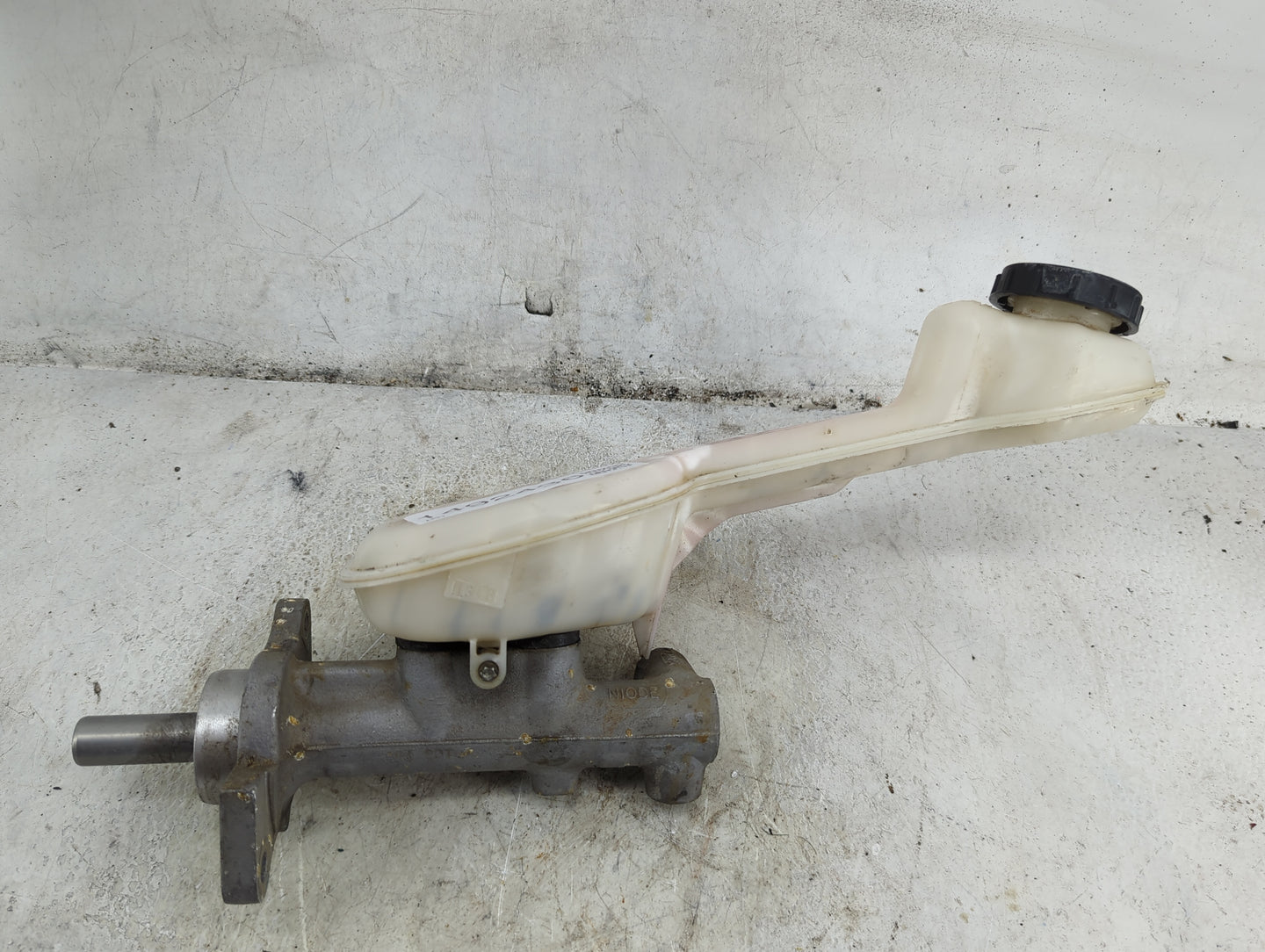 2007-2010 Lincoln Mkx Brake Master Cylinder 1492436 - Oemusedautoparts1.com