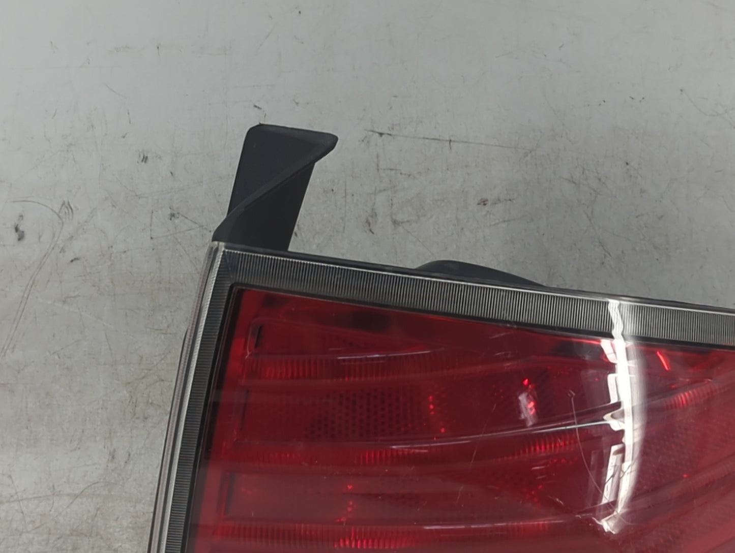 2007-2010 Lincoln Mkx Tail Light Assembly Passenger Right OEM Fits Fits 2007 2008 2009 2010 OEM Used Auto Parts - Oemusedaut