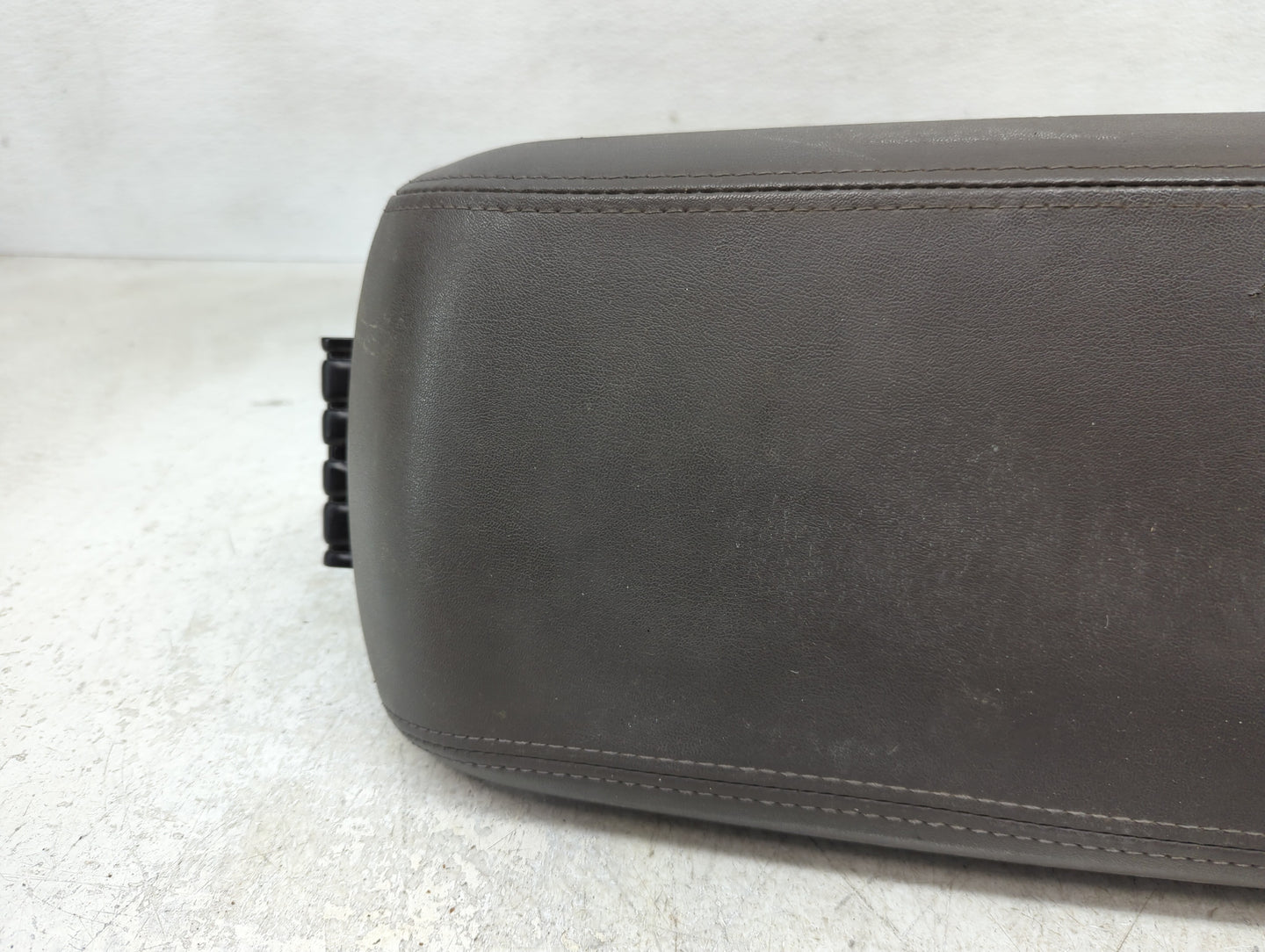 2008 Lincoln Mkx Center Console Armrest Cover Lid Fits OEM Used Auto Parts - Oemusedautoparts1.com