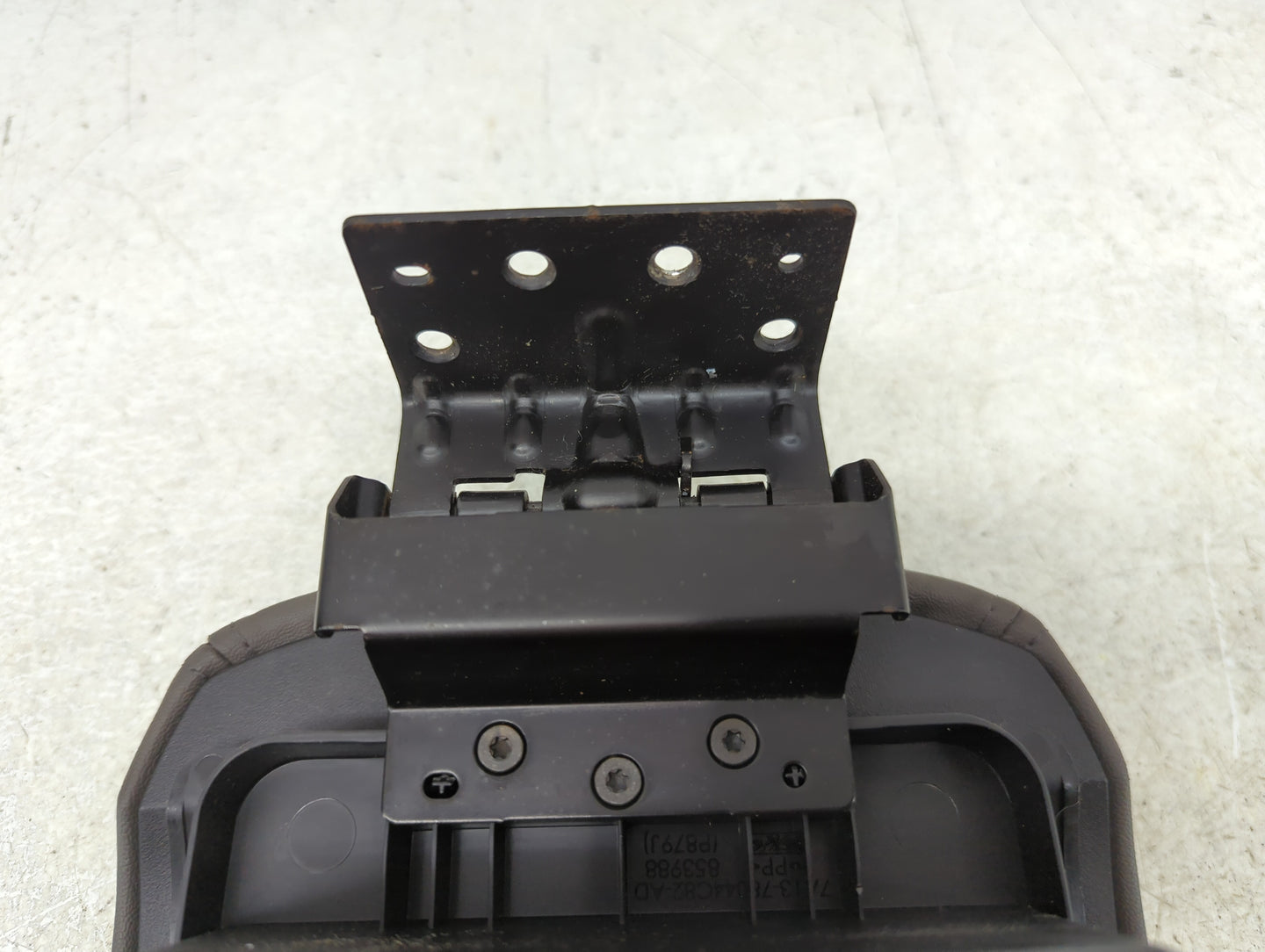2008 Lincoln Mkx Center Console Armrest Cover Lid Fits OEM Used Auto Parts - Oemusedautoparts1.com