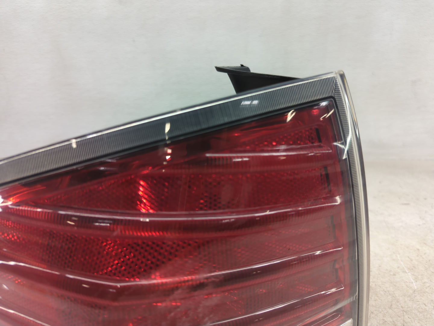 2007-2010 Lincoln Mkx Tail Light Assembly Driver Left OEM Fits Fits 2007 2008 2009 2010 OEM Used Auto Parts - Oemusedautopar