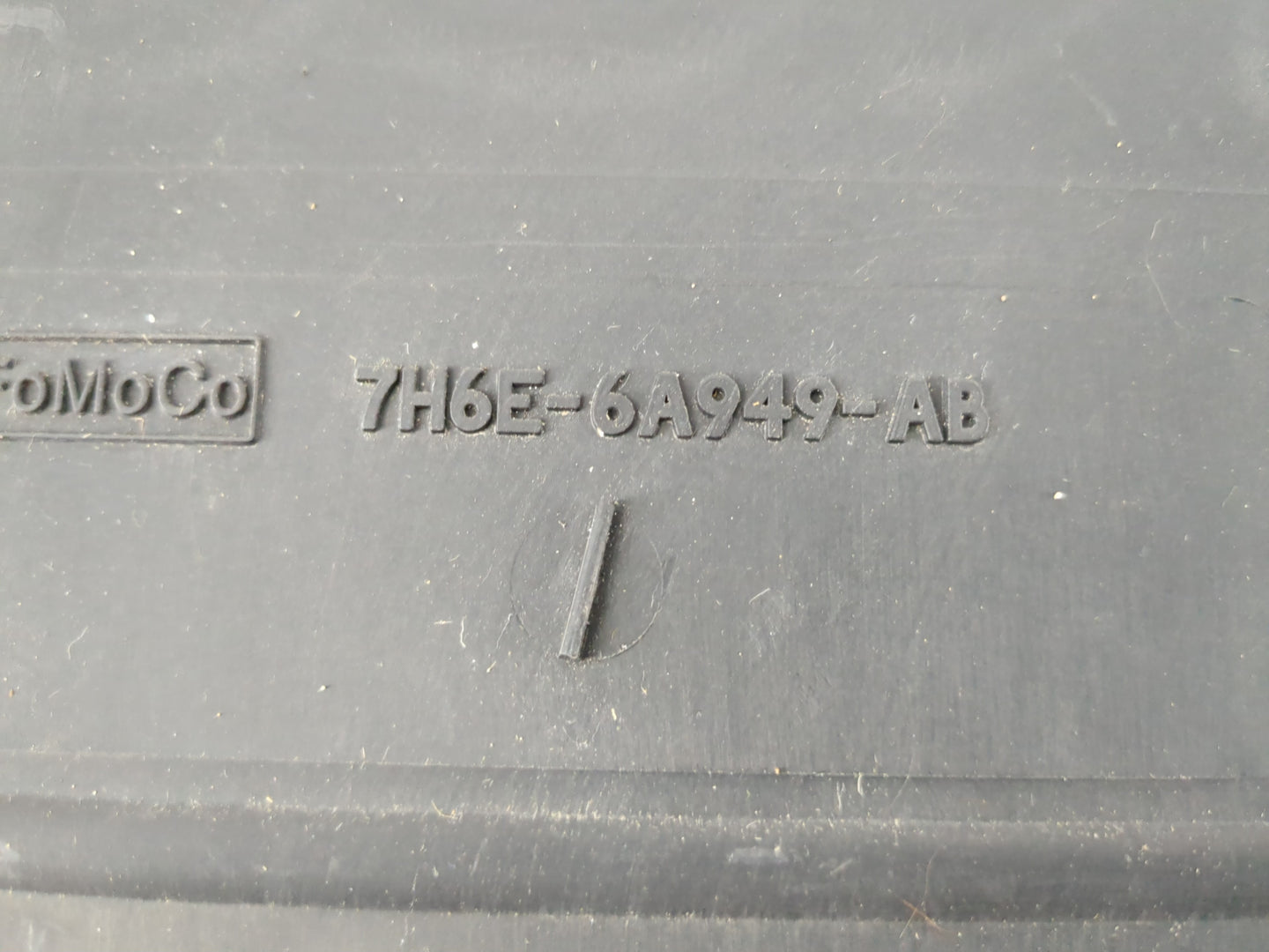 2008 Lincoln Mkz Engine Cover Black - Oemusedautoparts1.com