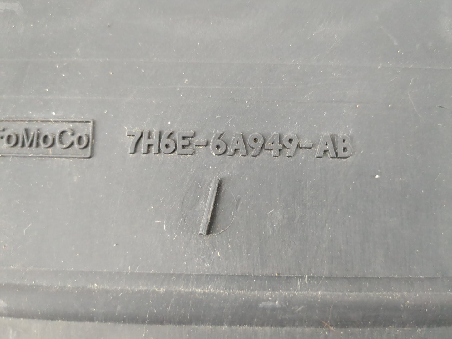 2008 Lincoln Mkz Engine Cover Black - Oemusedautoparts1.com