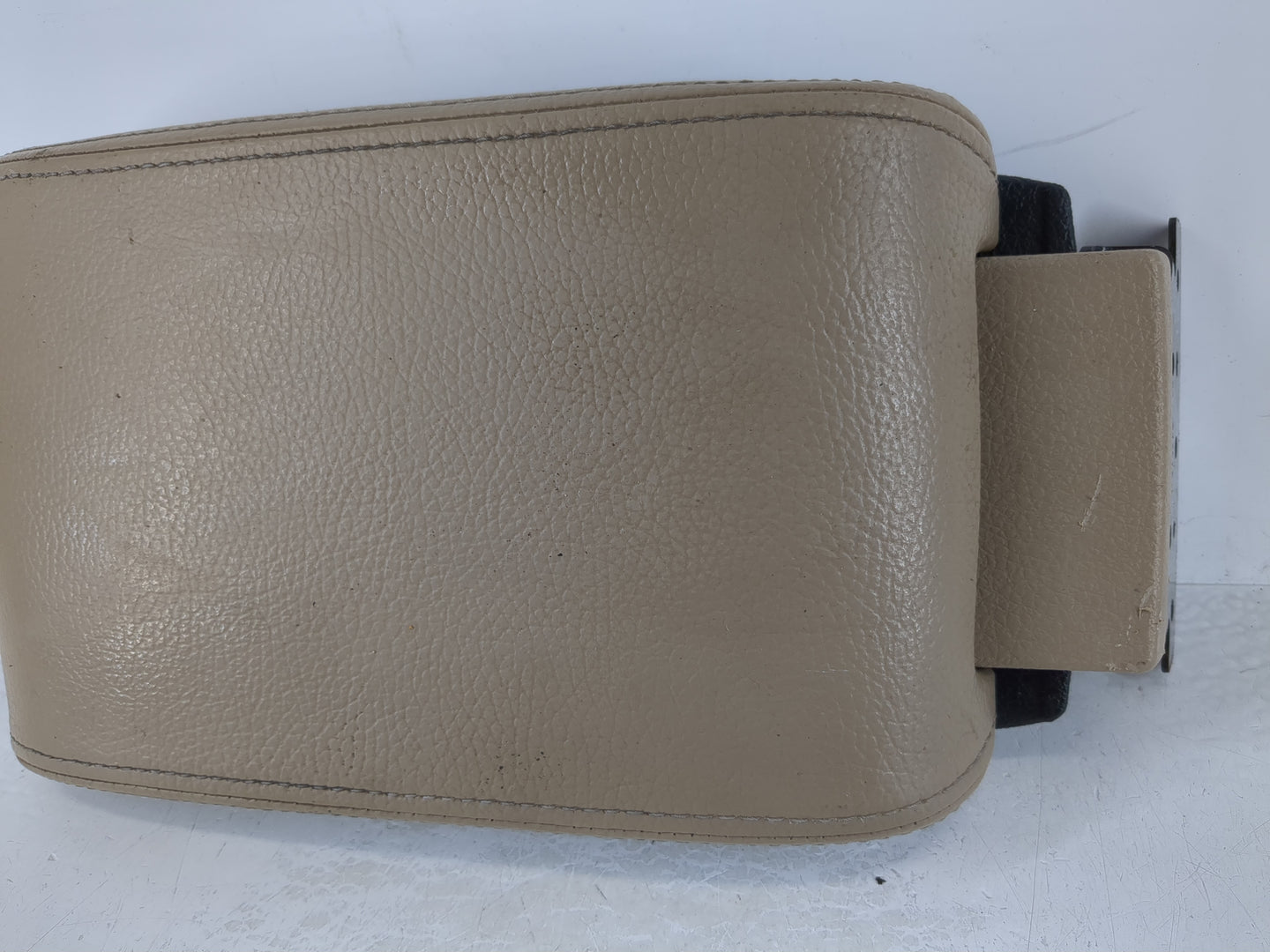 2007-2009 Lincoln Mkz Center Console Armrest Cover Lid Fits Fits 2006 2007 2008 2009 OEM Used Auto Parts - Oemusedautoparts1