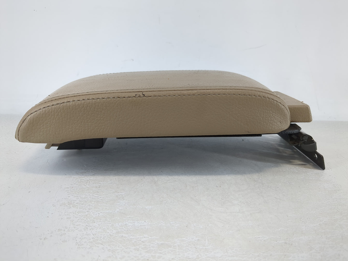 2007-2009 Lincoln Mkz Center Console Armrest Cover Lid Fits Fits 2006 2007 2008 2009 OEM Used Auto Parts - Oemusedautoparts1
