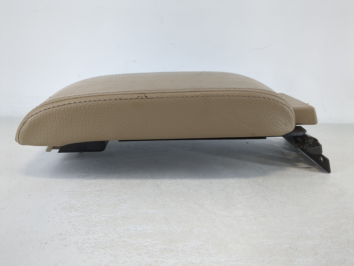 2007-2009 Lincoln Mkz Center Console Armrest Cover Lid Fits Fits 2006 2007 2008 2009 OEM Used Auto Parts - Oemusedautoparts1