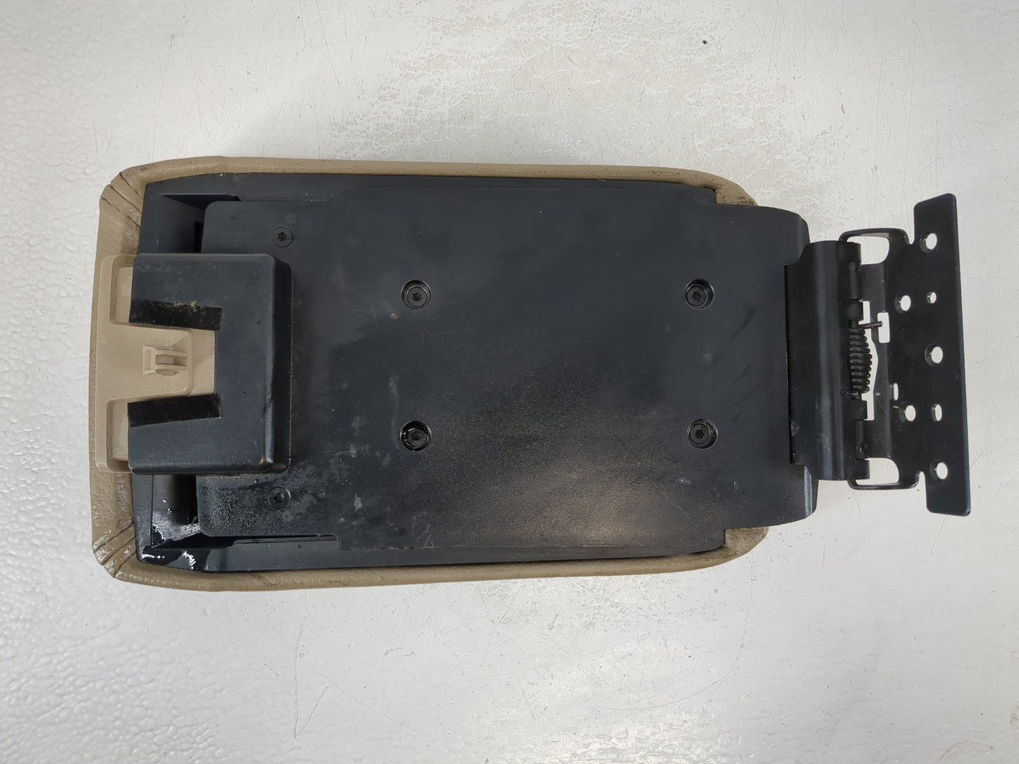2007-2009 Lincoln Mkz Center Console Armrest Cover Lid Fits Fits 2006 2007 2008 2009 OEM Used Auto Parts - Oemusedautoparts1