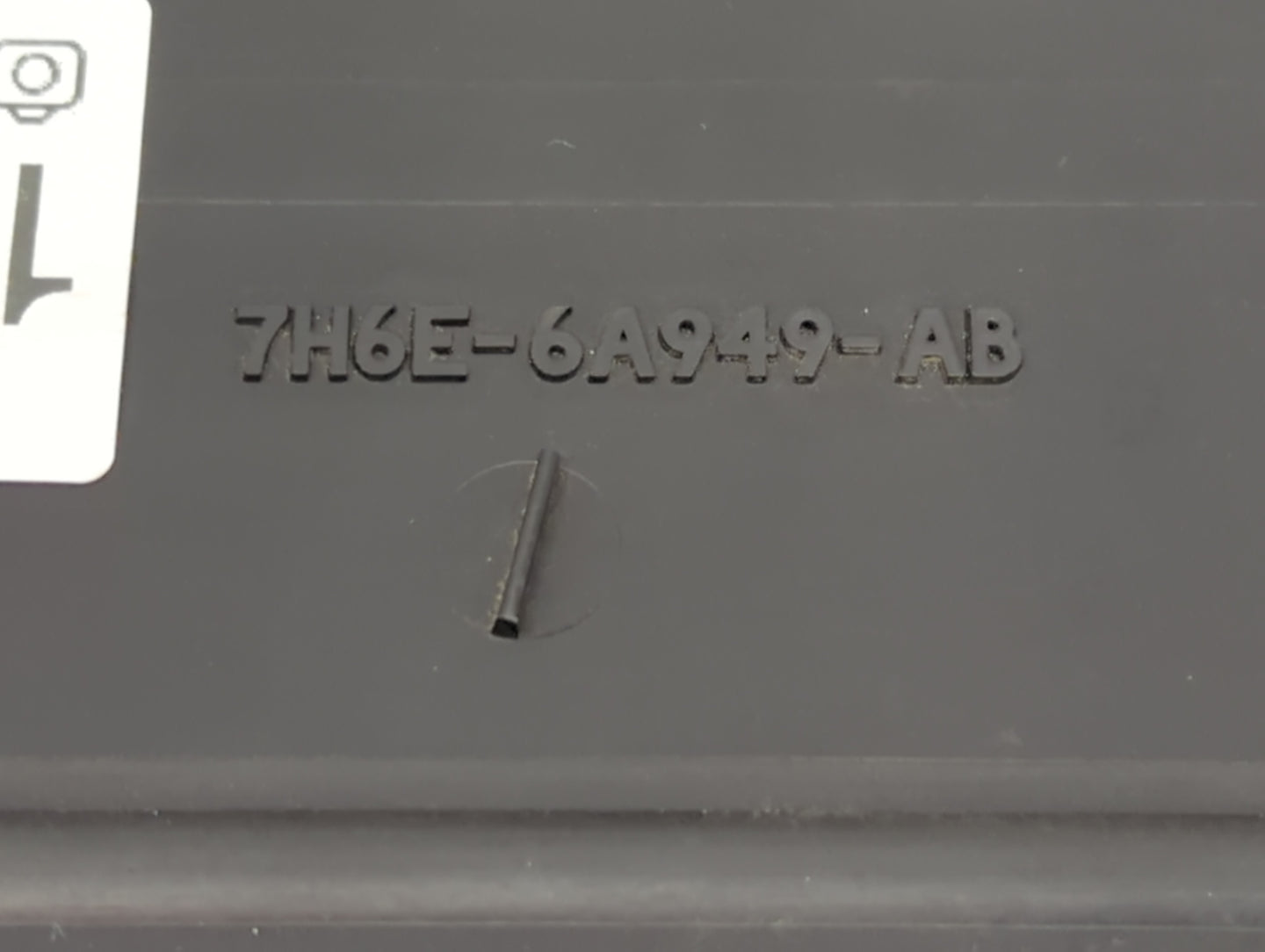 2008 Lincoln Mkz Engine Cover - Oemusedautoparts1.com