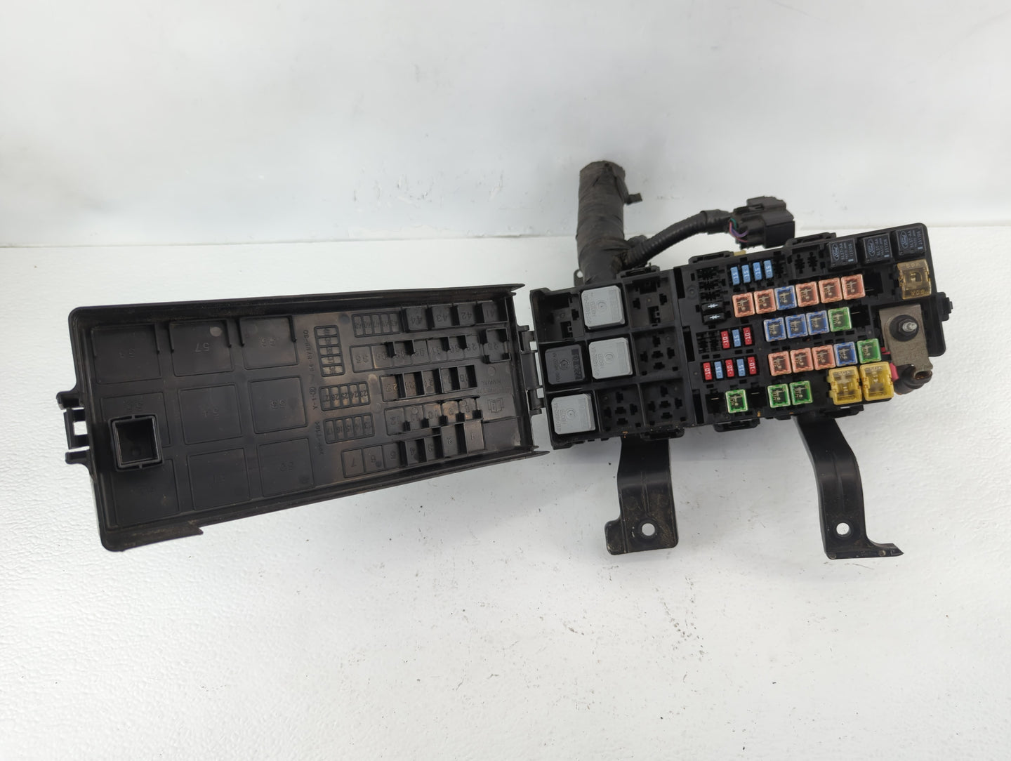2007-2010 Lincoln Mkz Fusebox Fuse Box Panel Relay Module P/N:8H6T-14290-A Fits Fits 2007 2008 2009 2010 OEM Used Auto Parts