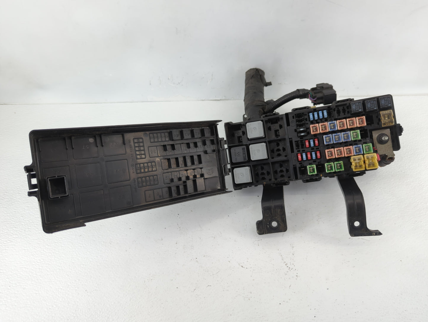 2007-2010 Lincoln Mkz Fusebox Fuse Box Panel Relay Module P/N:8H6T-14290-A Fits Fits 2007 2008 2009 2010 OEM Used Auto Parts
