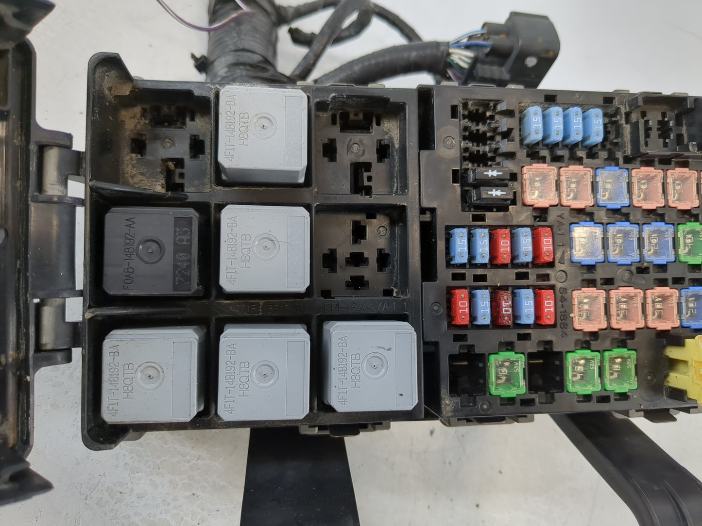 2007-2010 Lincoln Mkz Fusebox Fuse Box Panel Relay Module Fits Fits 2007 2008 2009 2010 OEM Used Auto Parts - Oemusedautopar
