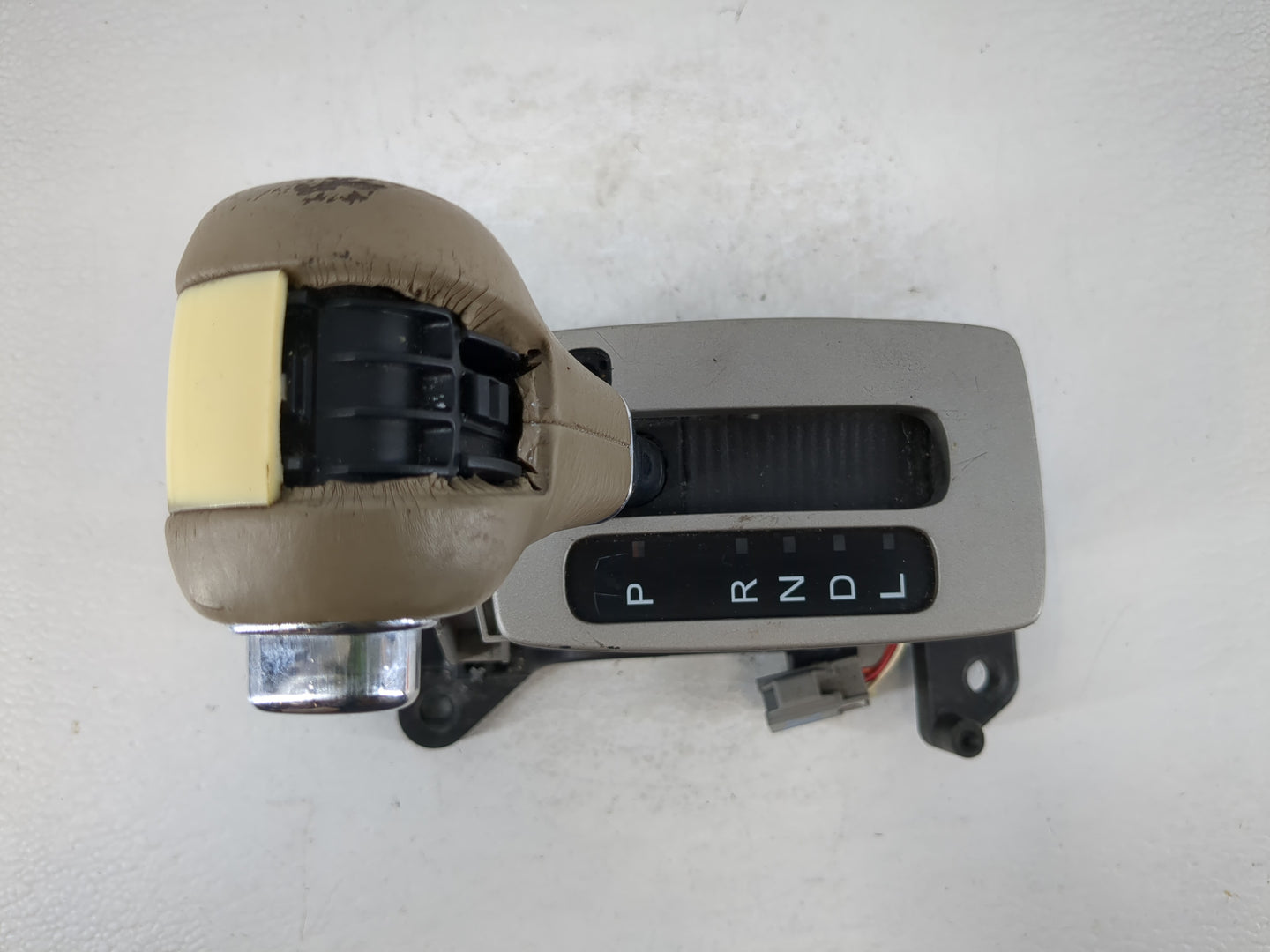 2008 Lincoln Mkz Floor Console Assembly Shifter - Oemusedautoparts1.com