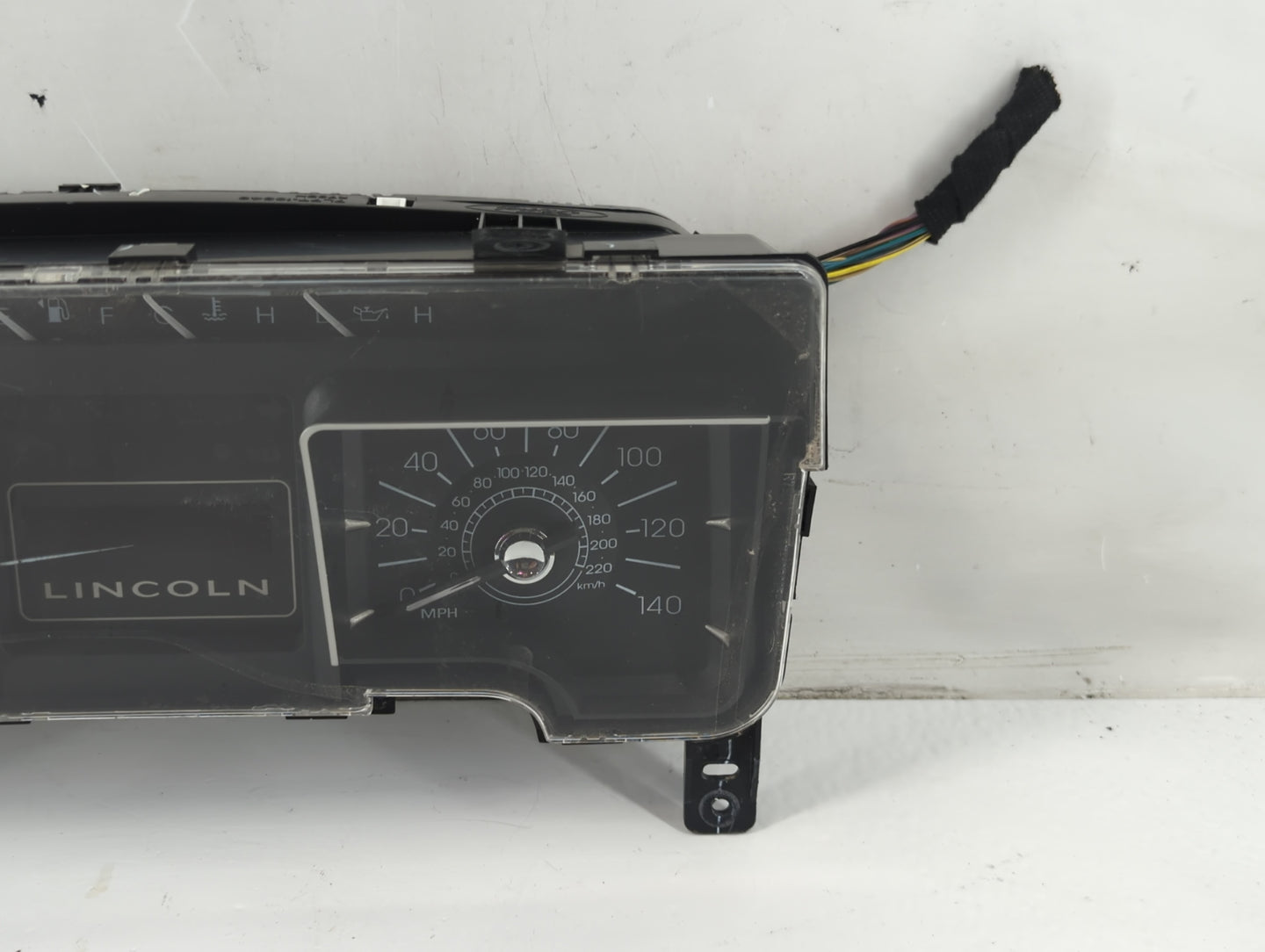 2008 Lincoln Navigator Instrument Cluster Speedometer Gauges P/N:R79DH 7L7T-10849, 761T-10849 Fits OEM Used Auto Parts - Oem