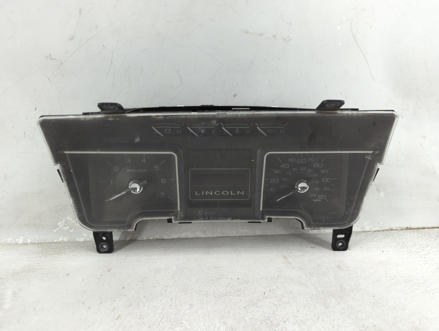 2008 Lincoln Navigator Instrument Cluster Speedometer Gauges P/N:7L1T-10849 7L7T-10849, R79DH Miles: Fits OEM Used Auto Part