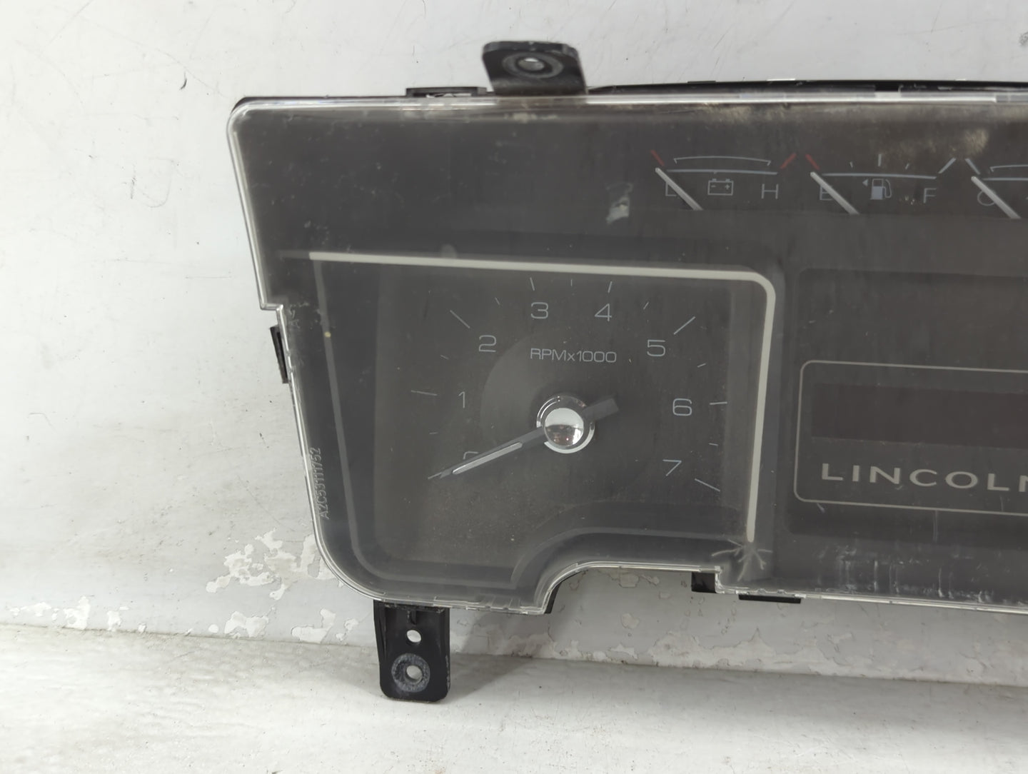 2008 Lincoln Navigator Instrument Cluster Speedometer Gauges P/N:7L1T-10849 7L7T-10849, R79DH Miles: Fits OEM Used Auto Part