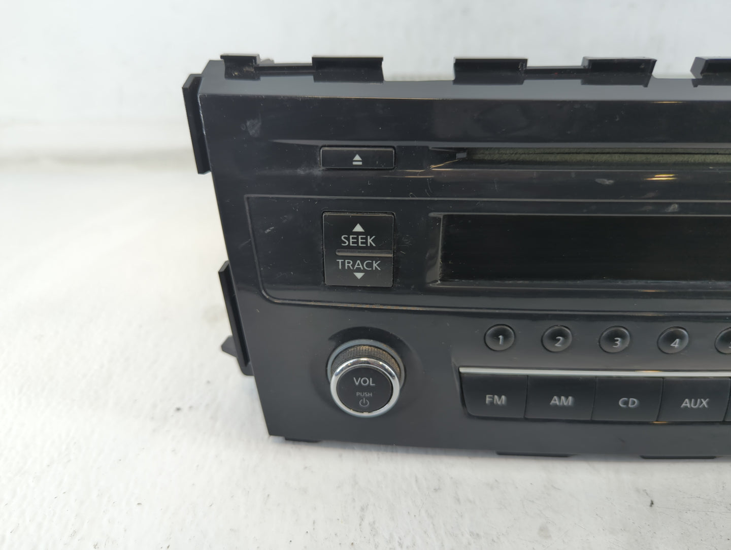 2008 Lincoln Navigator Radio AM FM Cd Player Receiver Replacement P/N:28185 3TB0G Fits OEM Used Auto Parts - Oemusedautopart