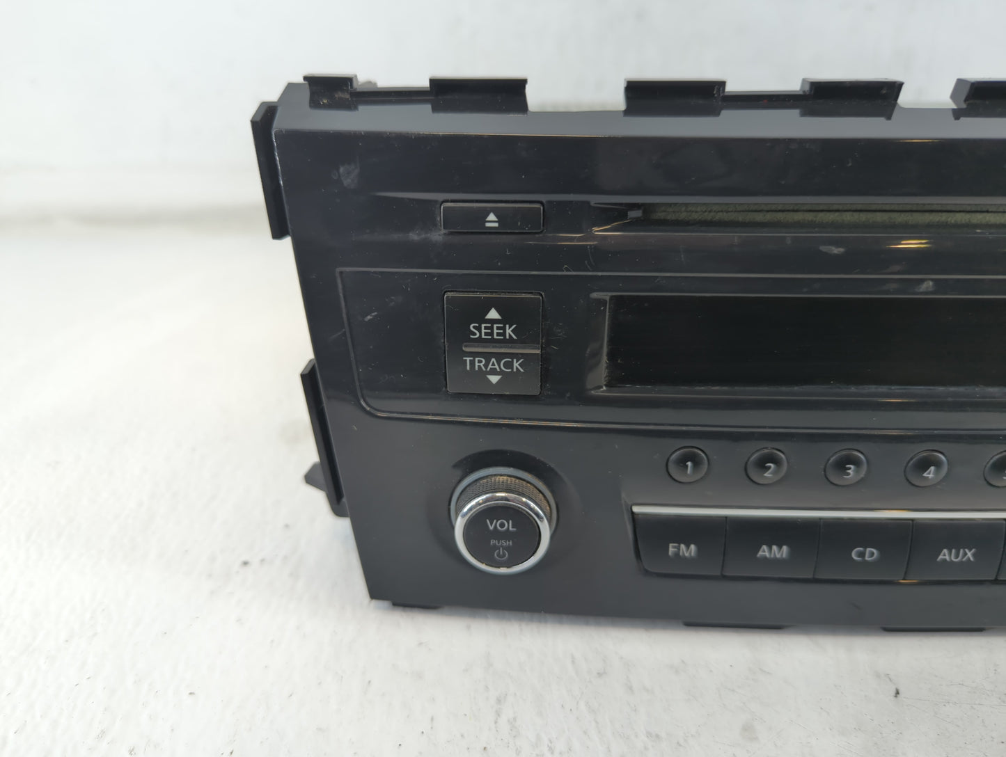 2008 Lincoln Navigator Radio AM FM Cd Player Receiver Replacement P/N:28185 3TB0G Fits OEM Used Auto Parts - Oemusedautopart