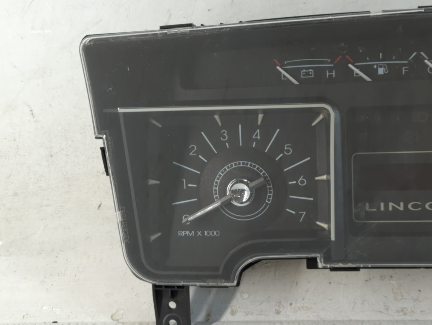 2008 Lincoln Navigator Instrument Cluster Speedometer Gauges P/N:8L7T-1084989-AA Fits OEM Used Auto Parts - Oemusedautoparts