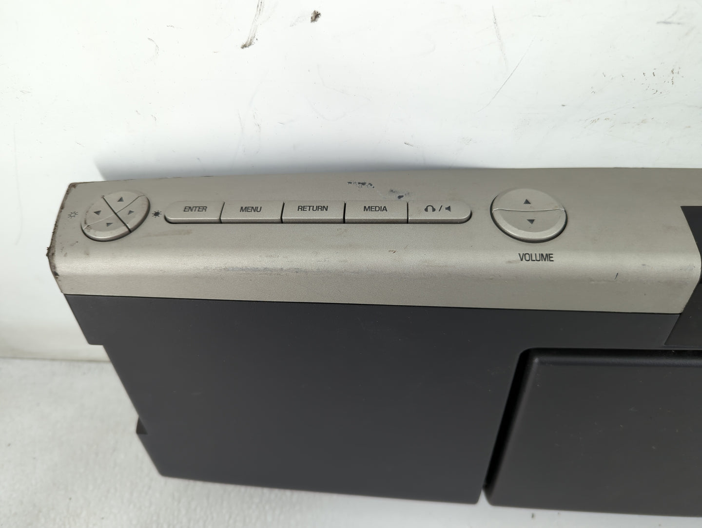 2008 Lincoln Navigator Center Floor Console P/N:10E947-AA35B8 28108867 Fits OEM Used Auto Parts - Oemusedautoparts1.com