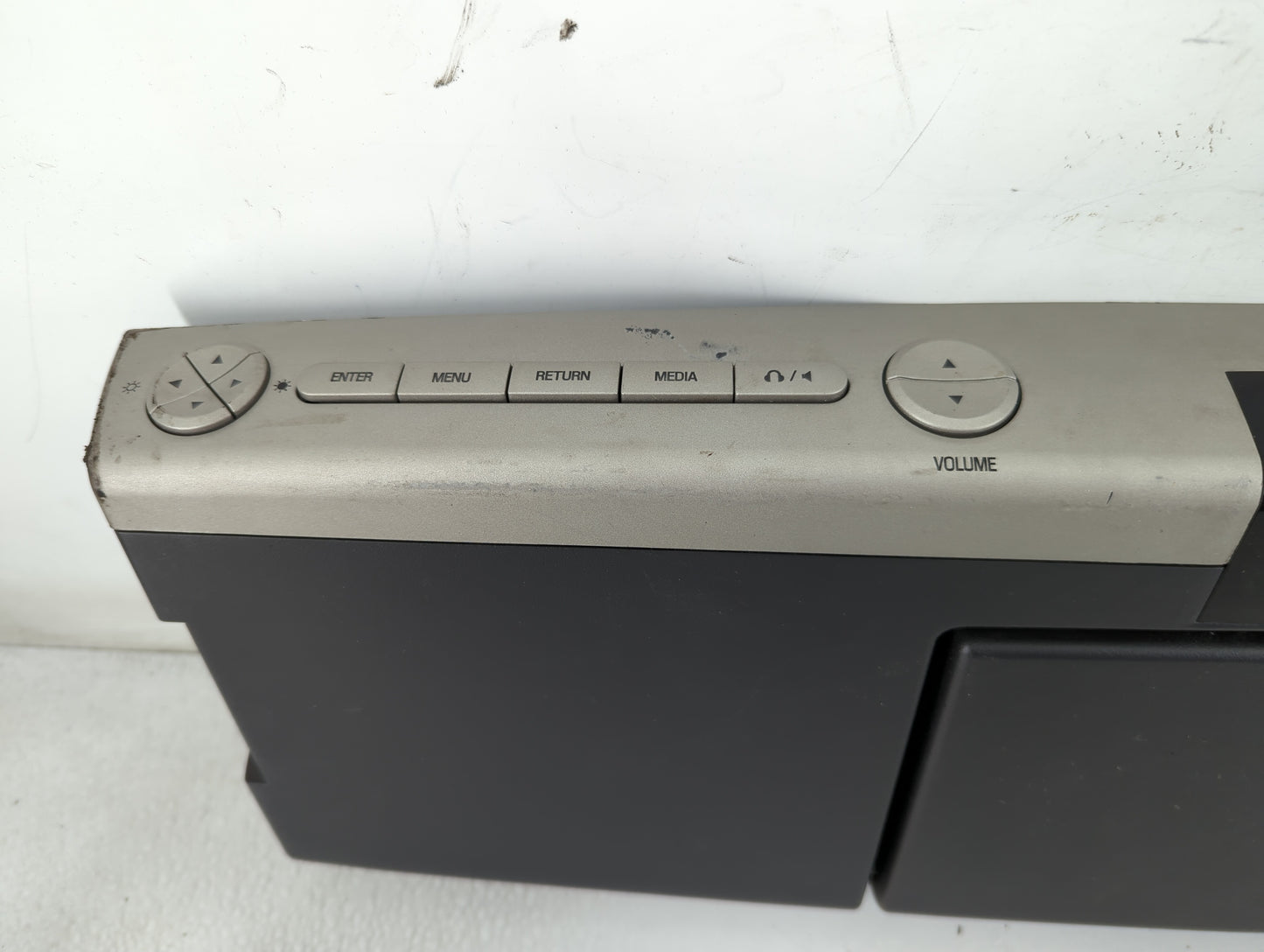 2008 Lincoln Navigator Center Floor Console P/N:10E947-AA35B8 28108867 Fits OEM Used Auto Parts - Oemusedautoparts1.com