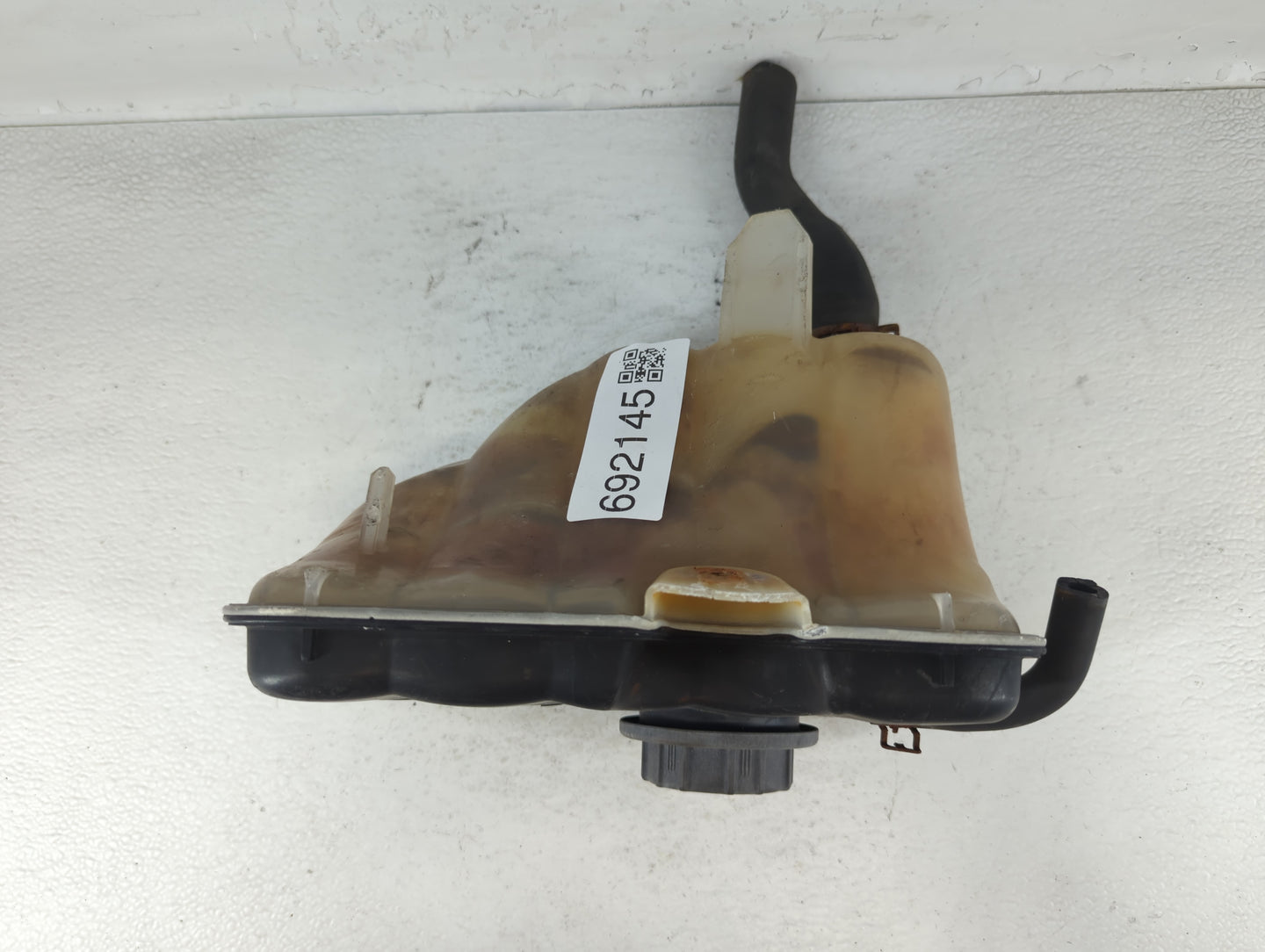 2003 Lincoln Town Car Radiator Coolant Overflow Expansion Tank Bottle 692145 - Oemusedautoparts1.com