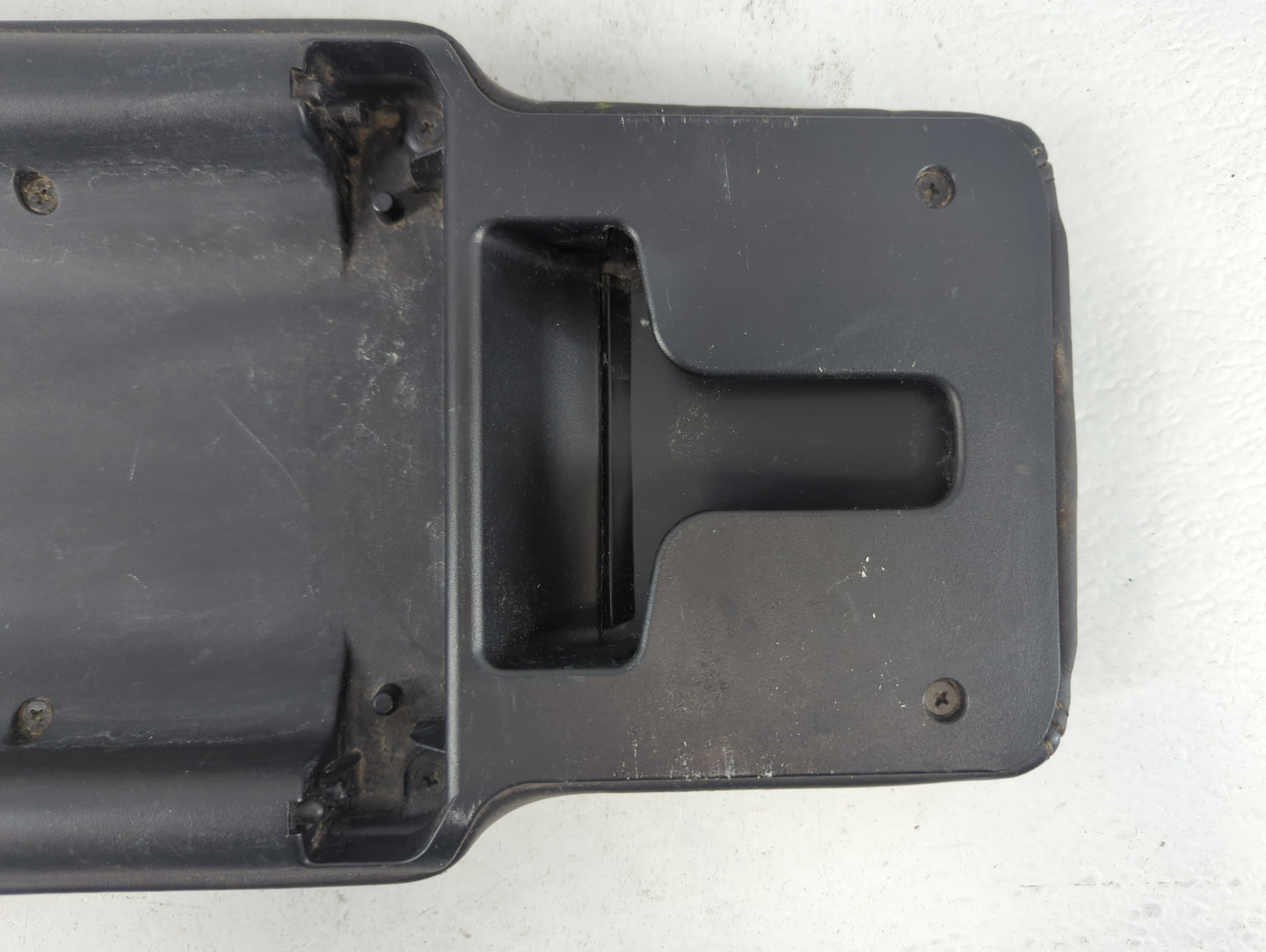 2008 Lincoln Town Car Center Console Armrest Cover Lid Fits OEM Used Auto Parts - Oemusedautoparts1.com