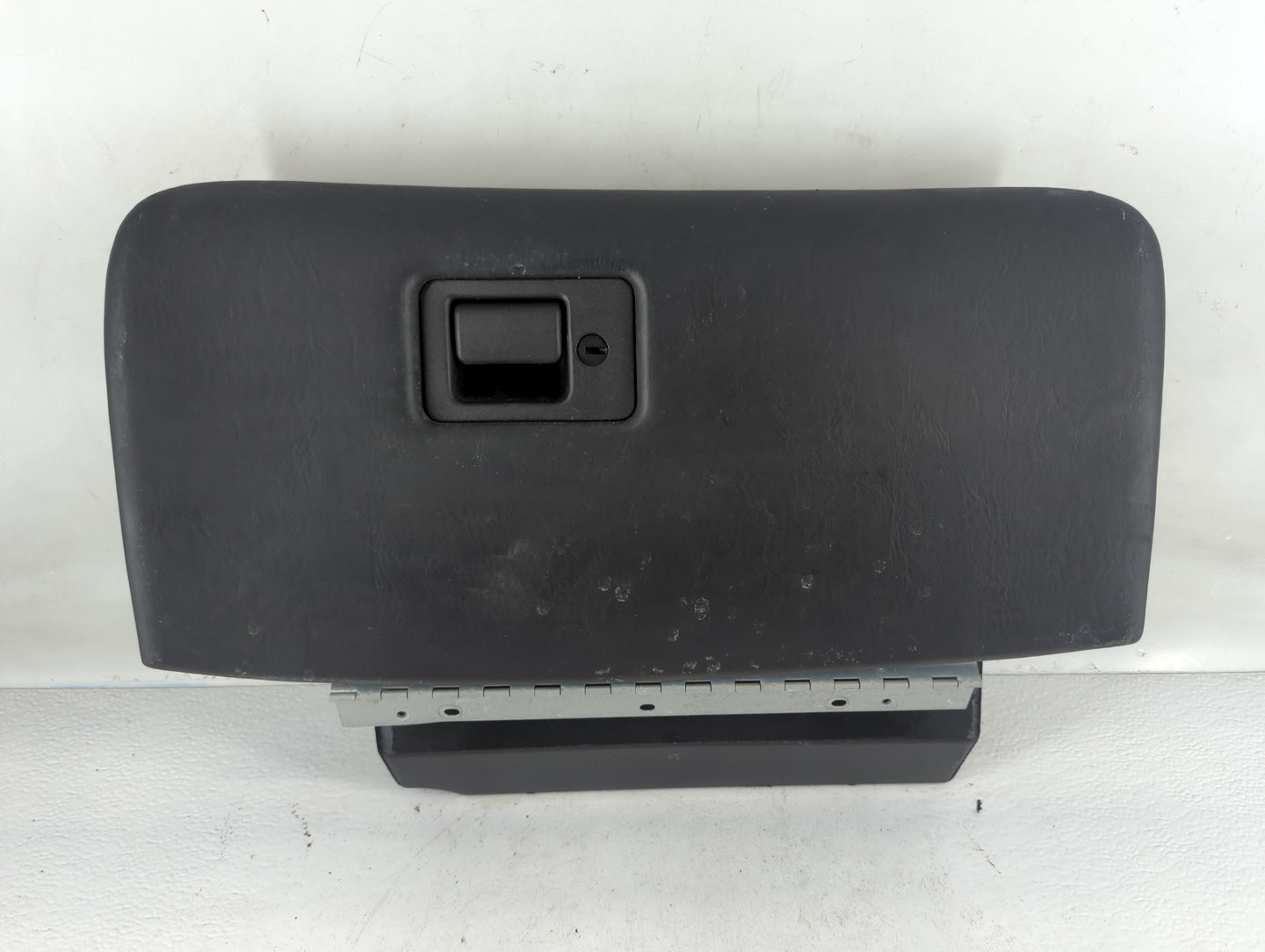 2008 Lincoln Town Car Passenger Glove Box Door Storage Compartment - Oemusedautoparts1.com