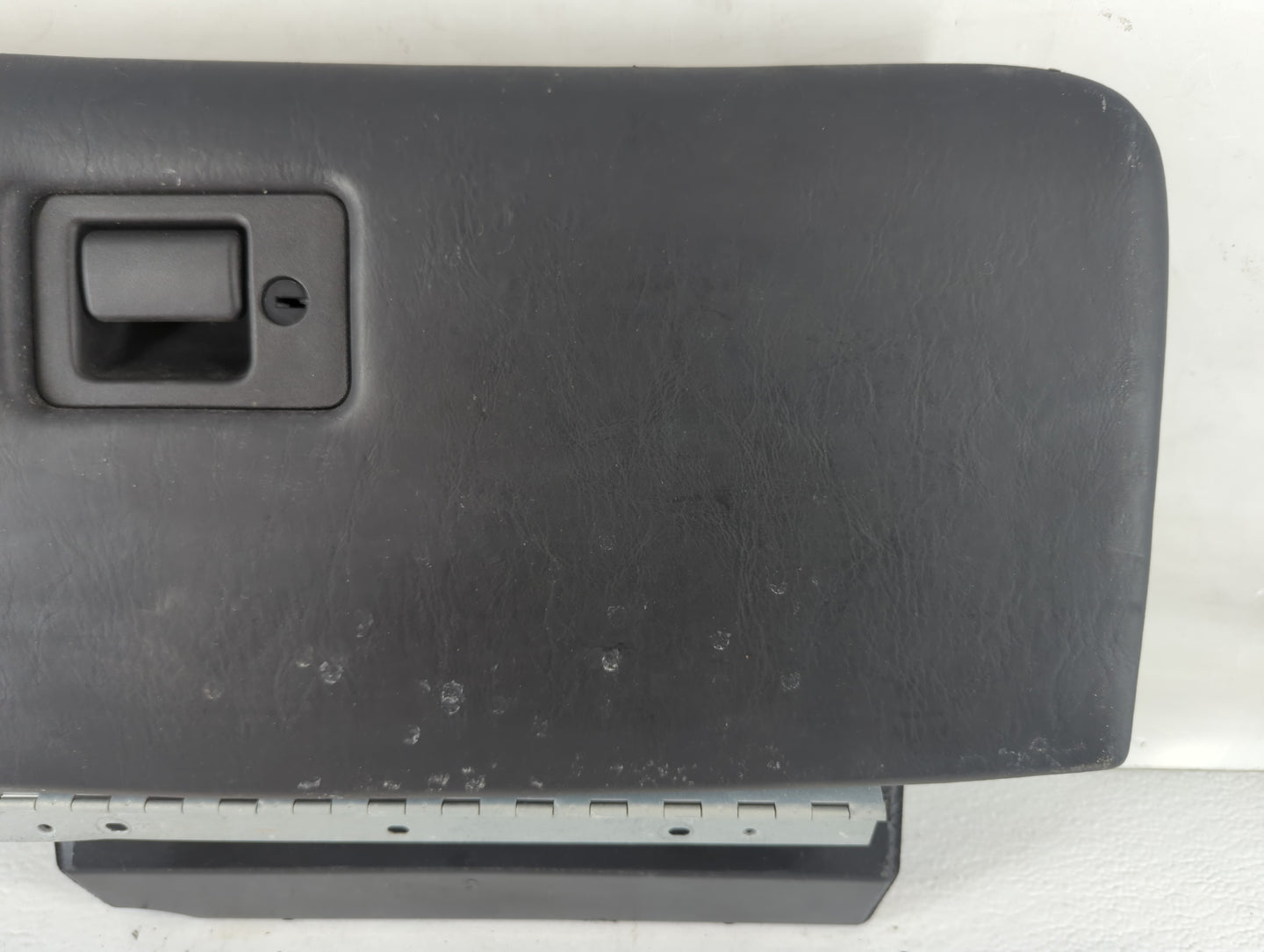 2008 Lincoln Town Car Passenger Glove Box Door Storage Compartment - Oemusedautoparts1.com