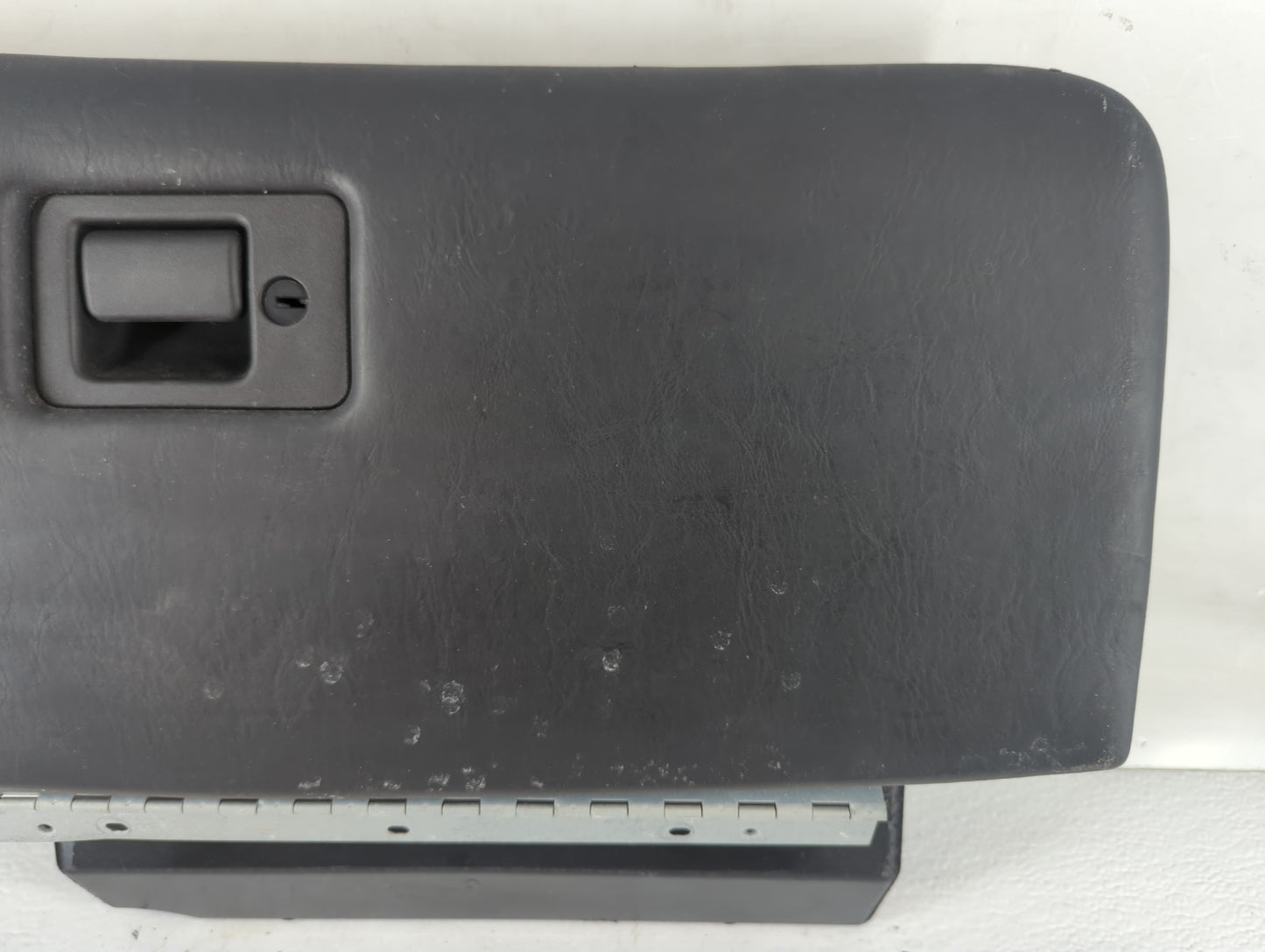 2008 Lincoln Town Car Passenger Glove Box Door Storage Compartment - Oemusedautoparts1.com