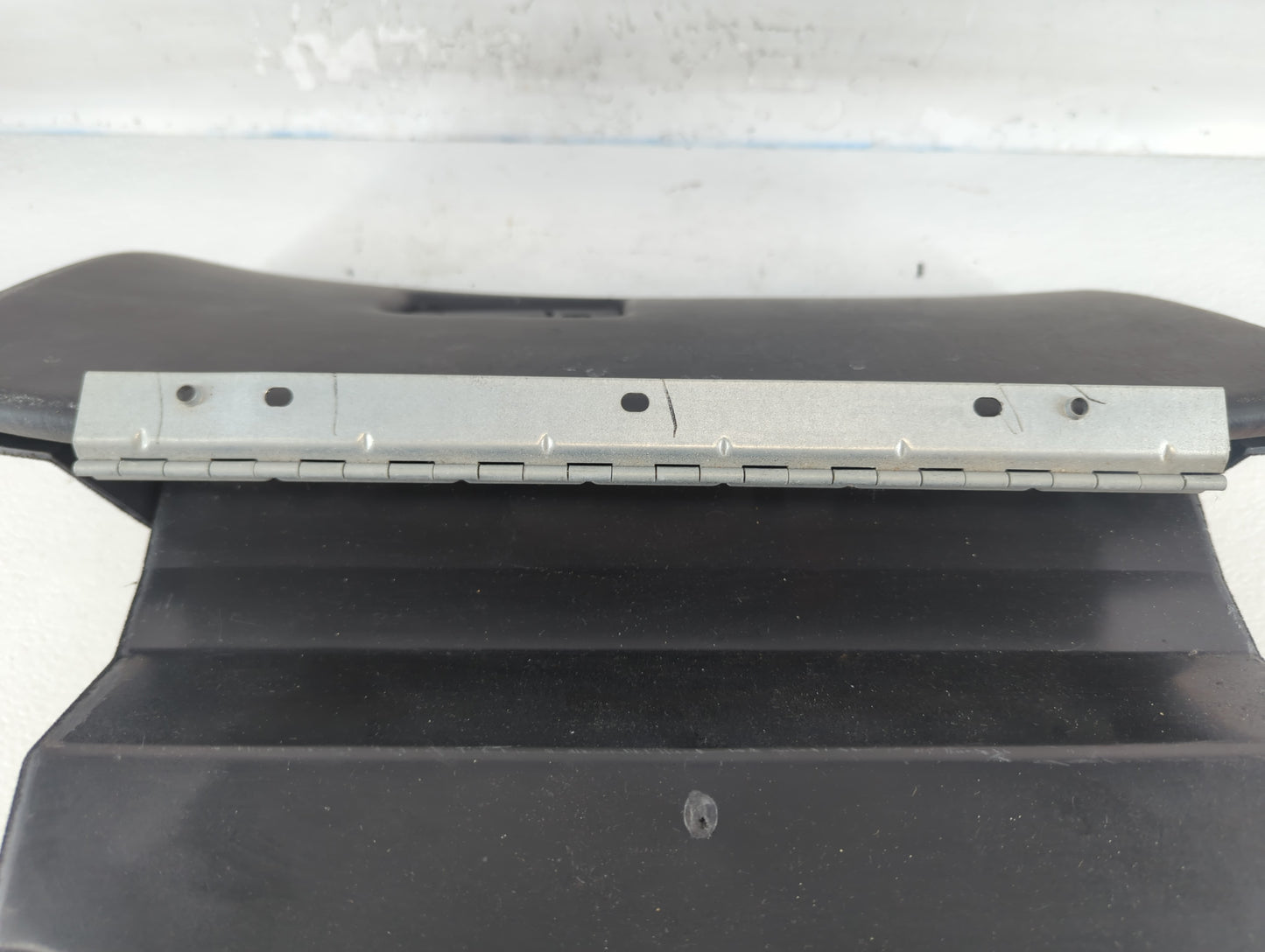2008 Lincoln Town Car Passenger Glove Box Door Storage Compartment - Oemusedautoparts1.com