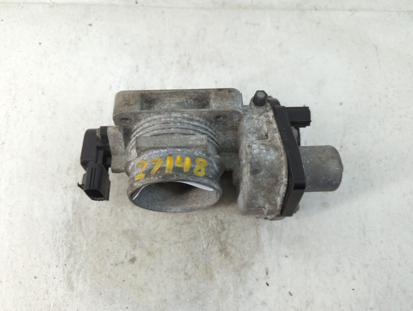 2005-2011 Lincoln Town Car Throttle Body P/N:022508 3 EE01A 9W7E-AA Fits OEM Used Auto Parts - Oemusedautoparts1.com