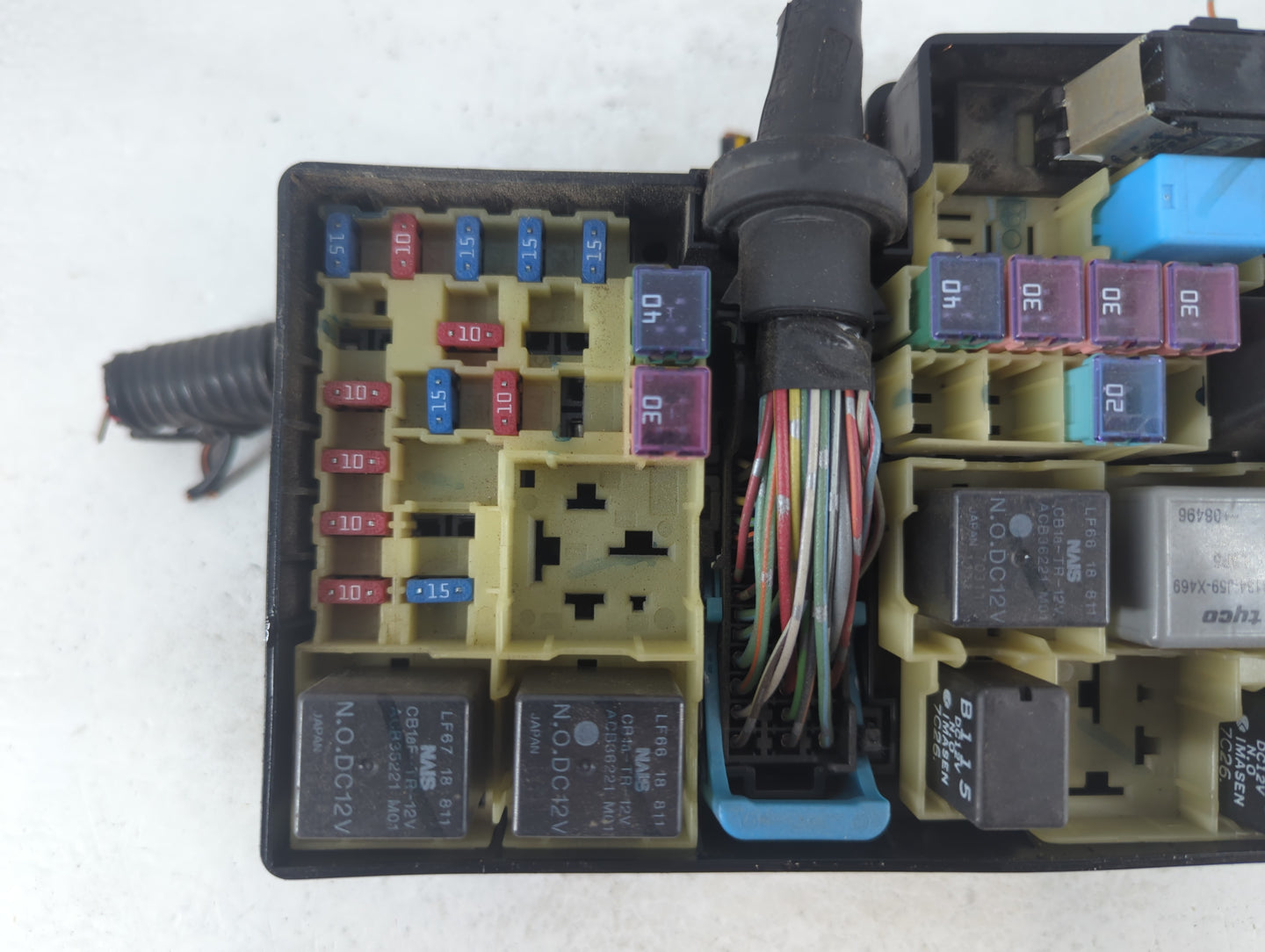 2004-2009 Mazda 3 Fusebox Fuse Box Panel Relay Module P/N:518818109 Fits Fits 2004 2005 2006 2007 2008 2009 OEM Used Auto Pa