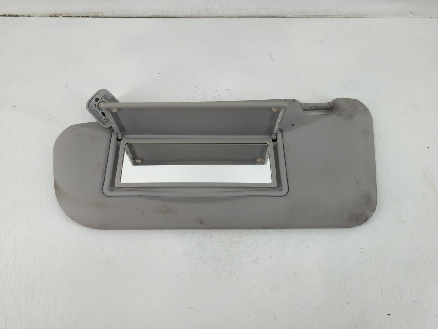 2007-2009 Mazda 3 Sun Visor Shade Replacement Passenger Right Mirror Fits Fits 2007 2008 2009 OEM Used Auto Parts - Oemuseda
