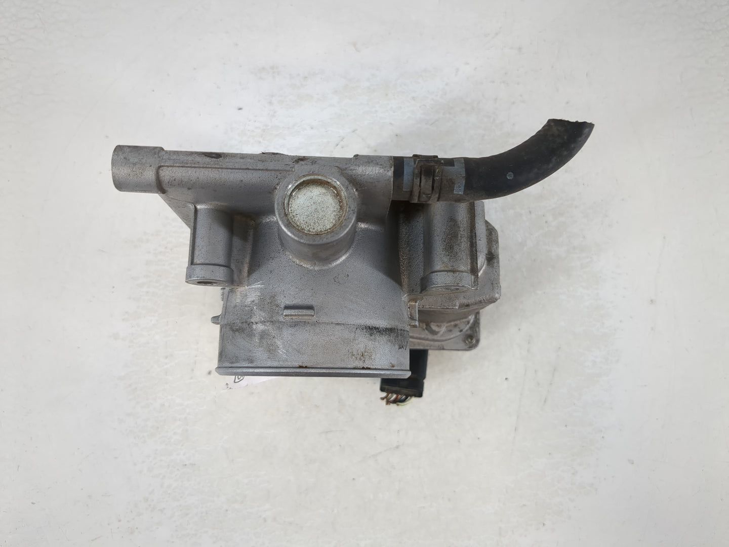 2006-2013 Mazda 3 Throttle Body P/N:L3R4 13 640 Fits Fits 2006 2007 2008 2009 2010 2011 2012 2013 OEM Used Auto Parts - Oemu