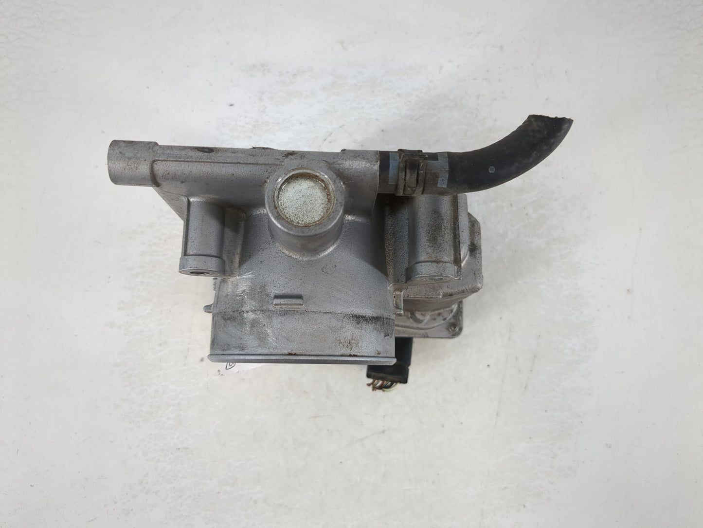 2006-2013 Mazda 3 Throttle Body P/N:L3R4 13 640 Fits Fits 2006 2007 2008 2009 2010 2011 2012 2013 OEM Used Auto Parts - Oemu