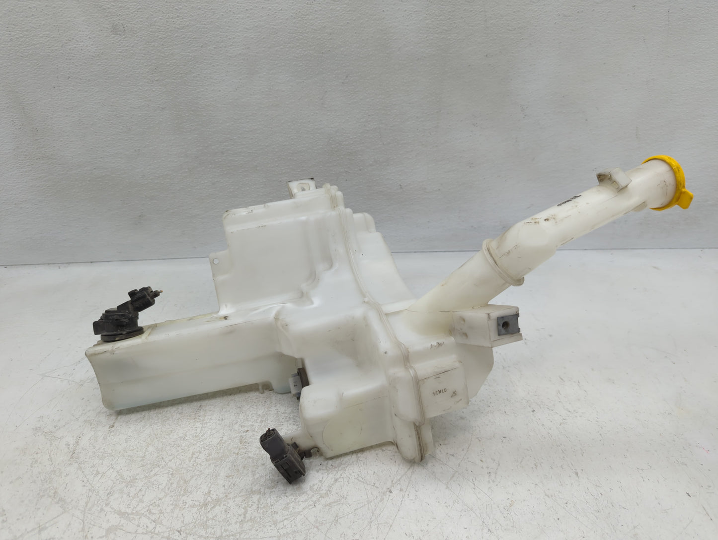 2004-2009 Mazda 3 Windshield Washer Fluid Reservoir Bottle Oem - Oemusedautoparts1.com