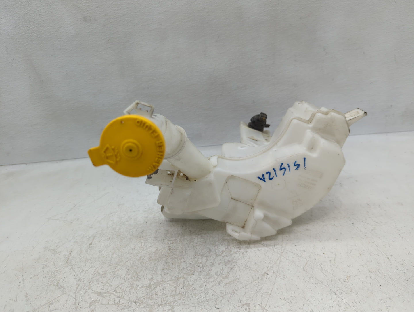 2004-2009 Mazda 3 Windshield Washer Fluid Reservoir Bottle Oem - Oemusedautoparts1.com